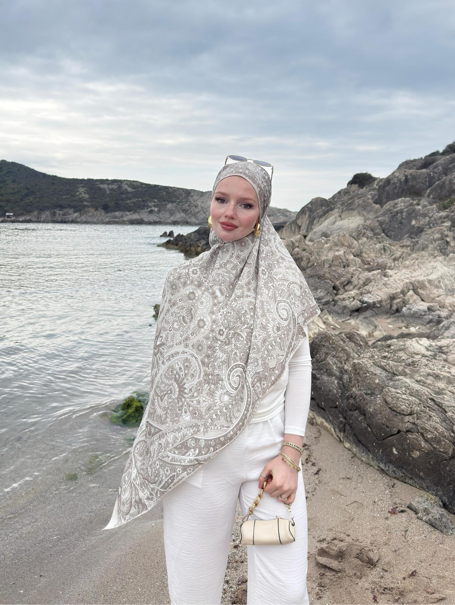 Bej Balamir Desen İpek Şal