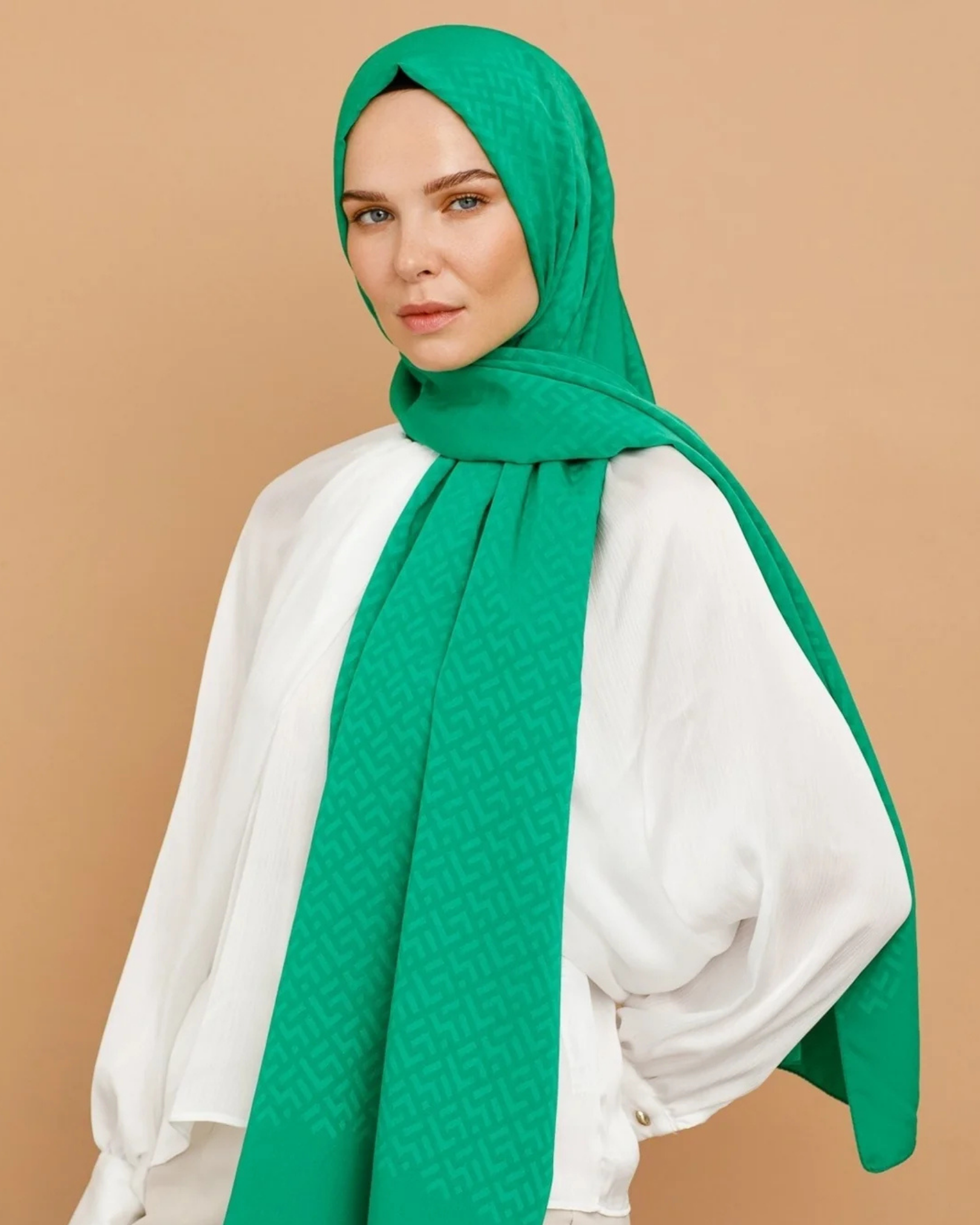 Benetton Yeşili Z Desen İpeksi Jakar Şal