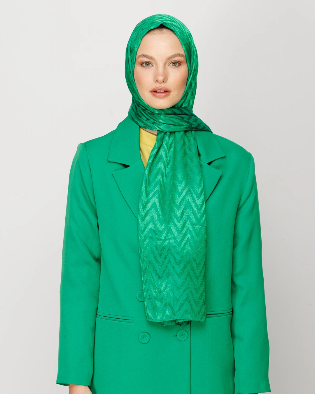 Benetton Yeşili Zikzak Desen Parlak Jakar Şal
