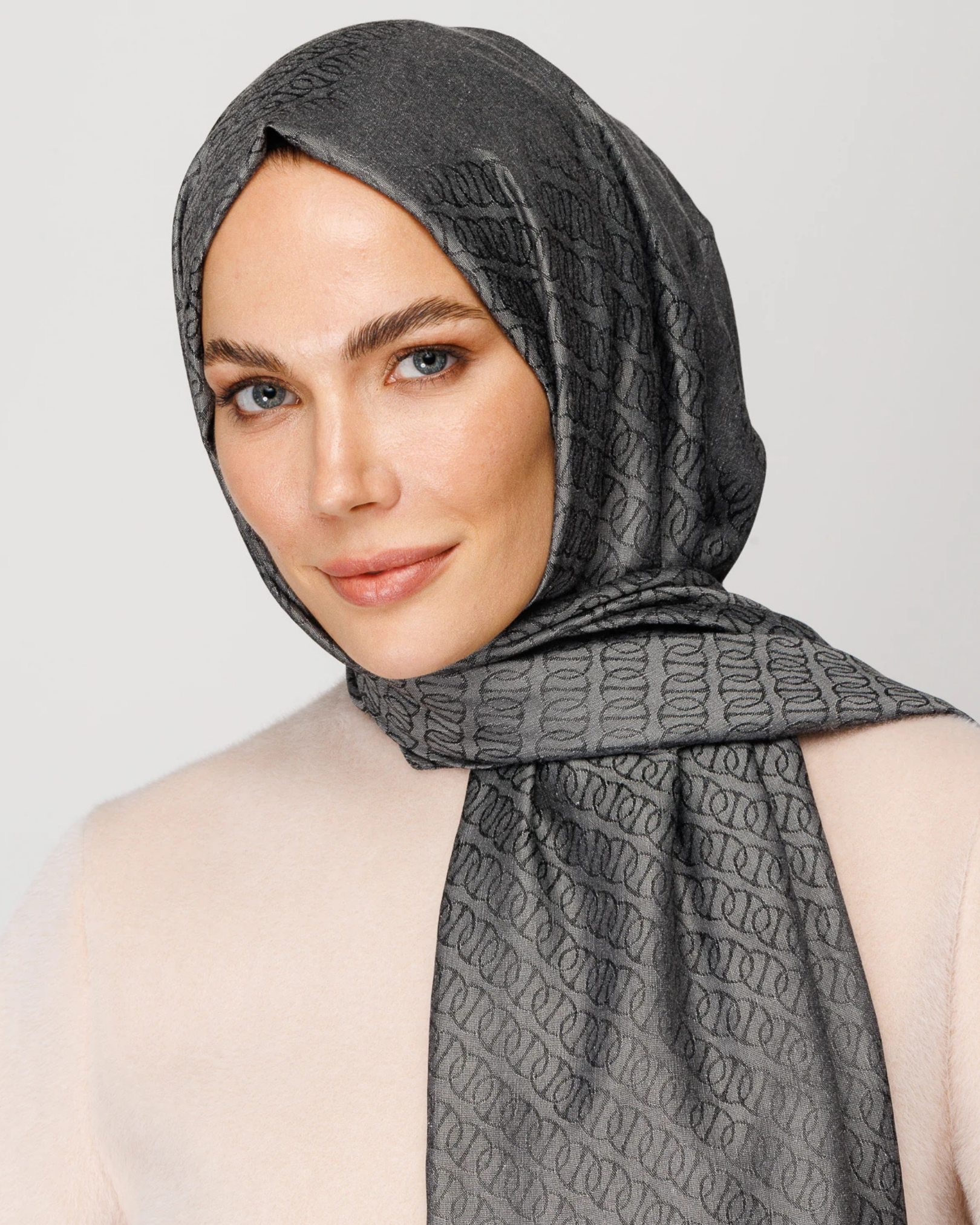 Füme Forever Desen Parlak Jakar Şal