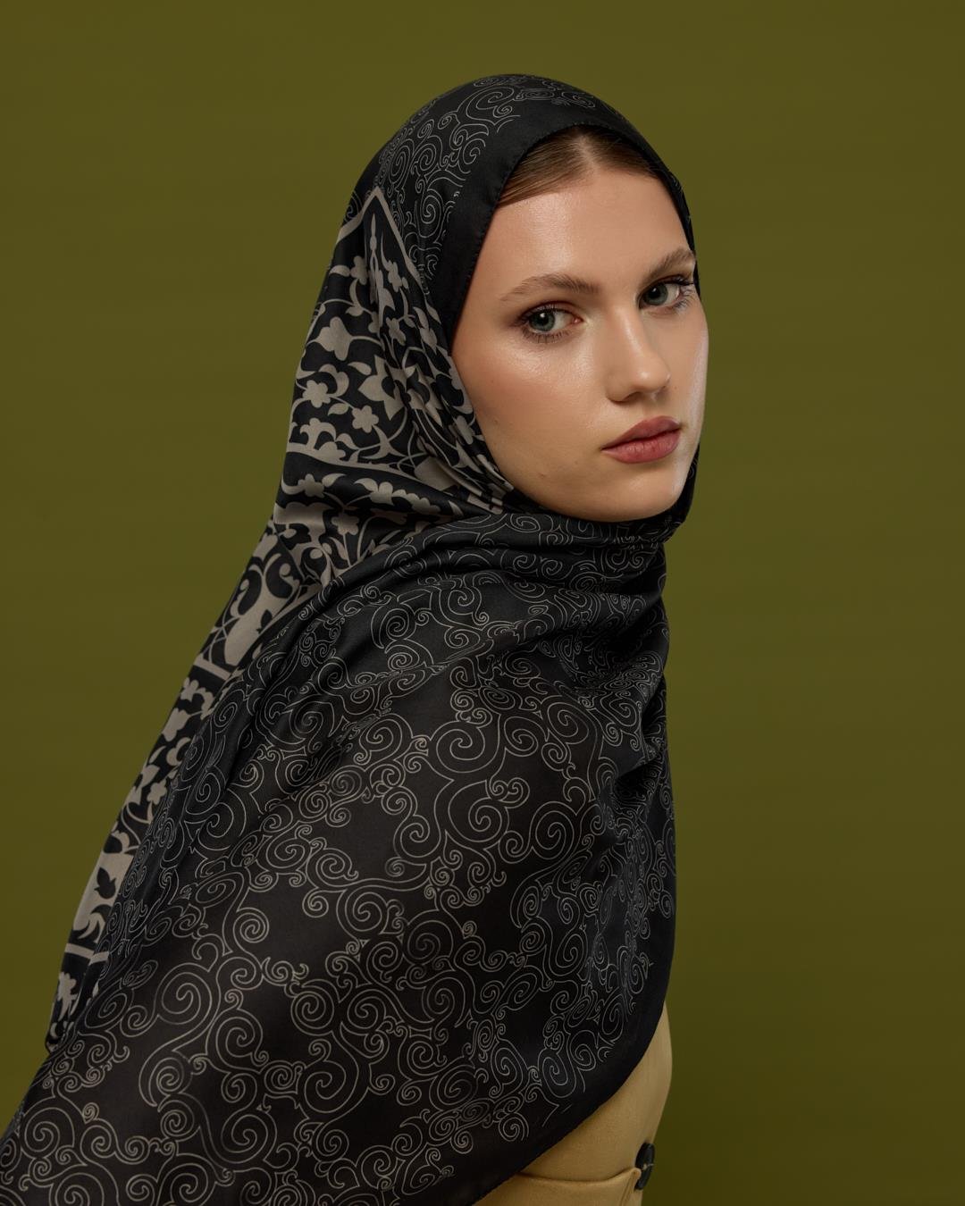 Gece & Krem Saraylı Desen Şal