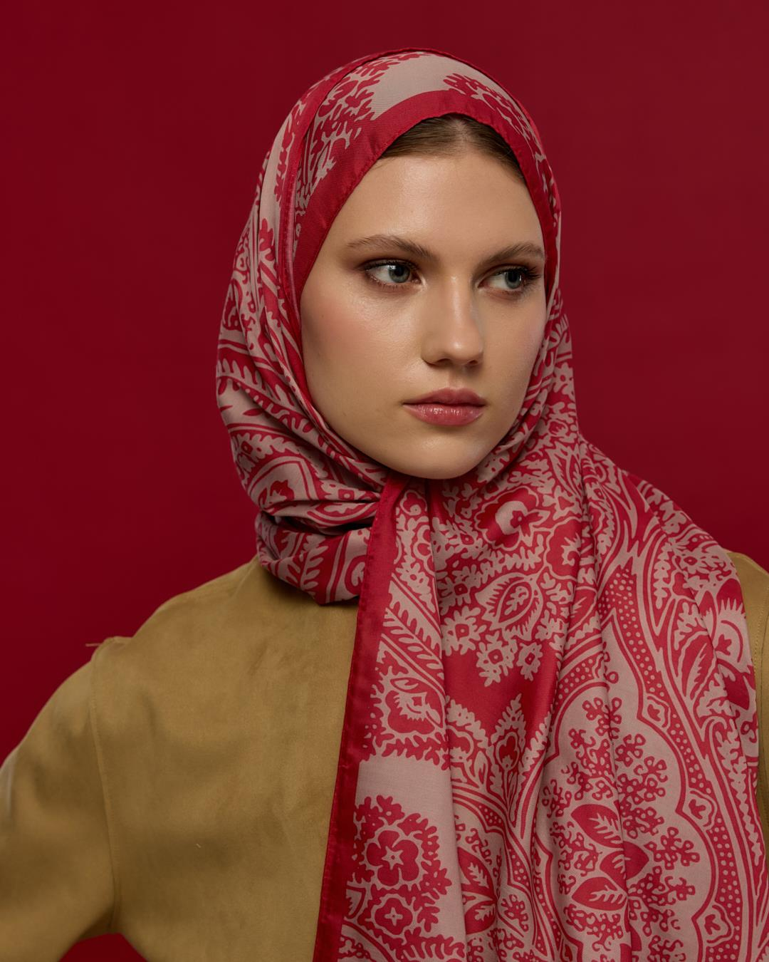 Gülkurusu & Fildişi Sultani Desen Şal