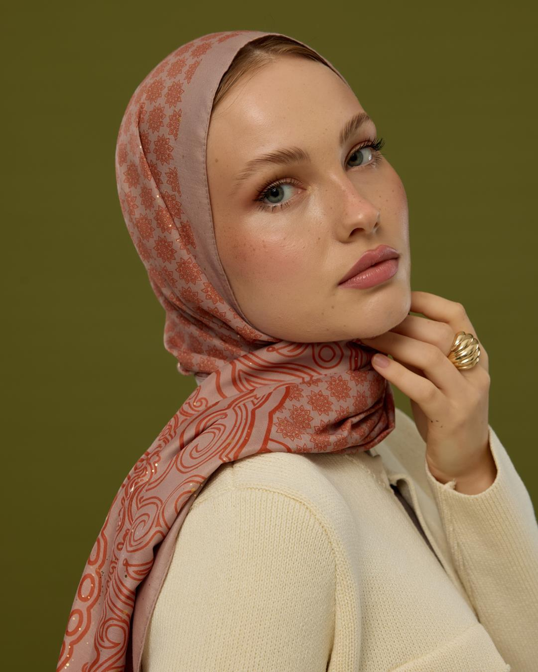 Krem Gölgesi & Kiremit Bala Hatun Desen Işıltılı Şal