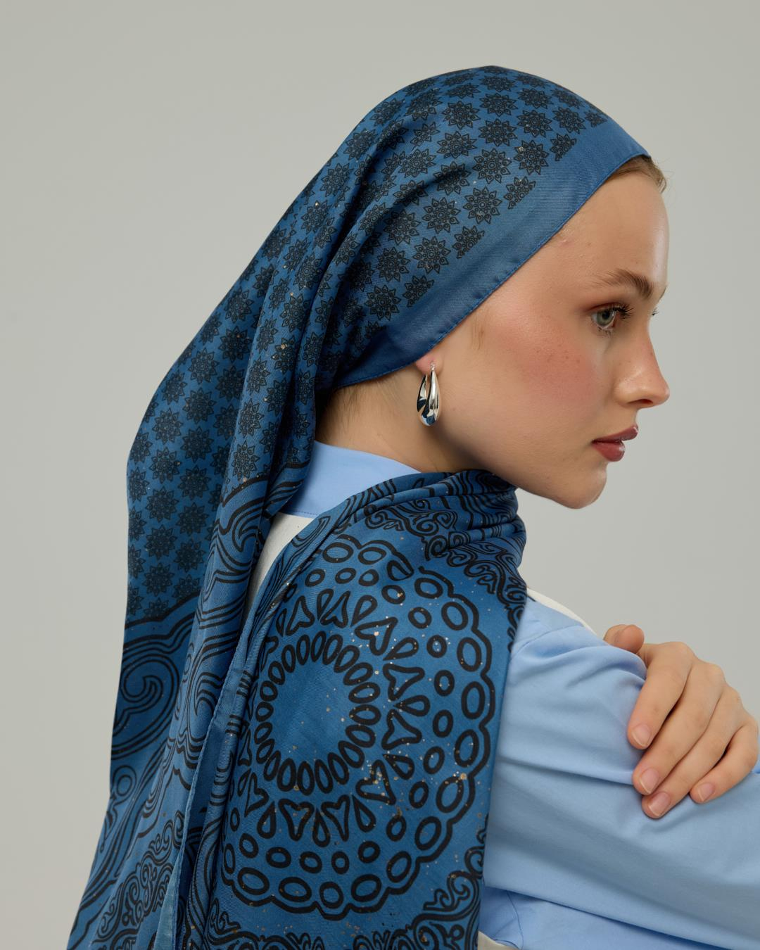 Mavi & Gece Bala Hatun Desen Işıltılı Şal
