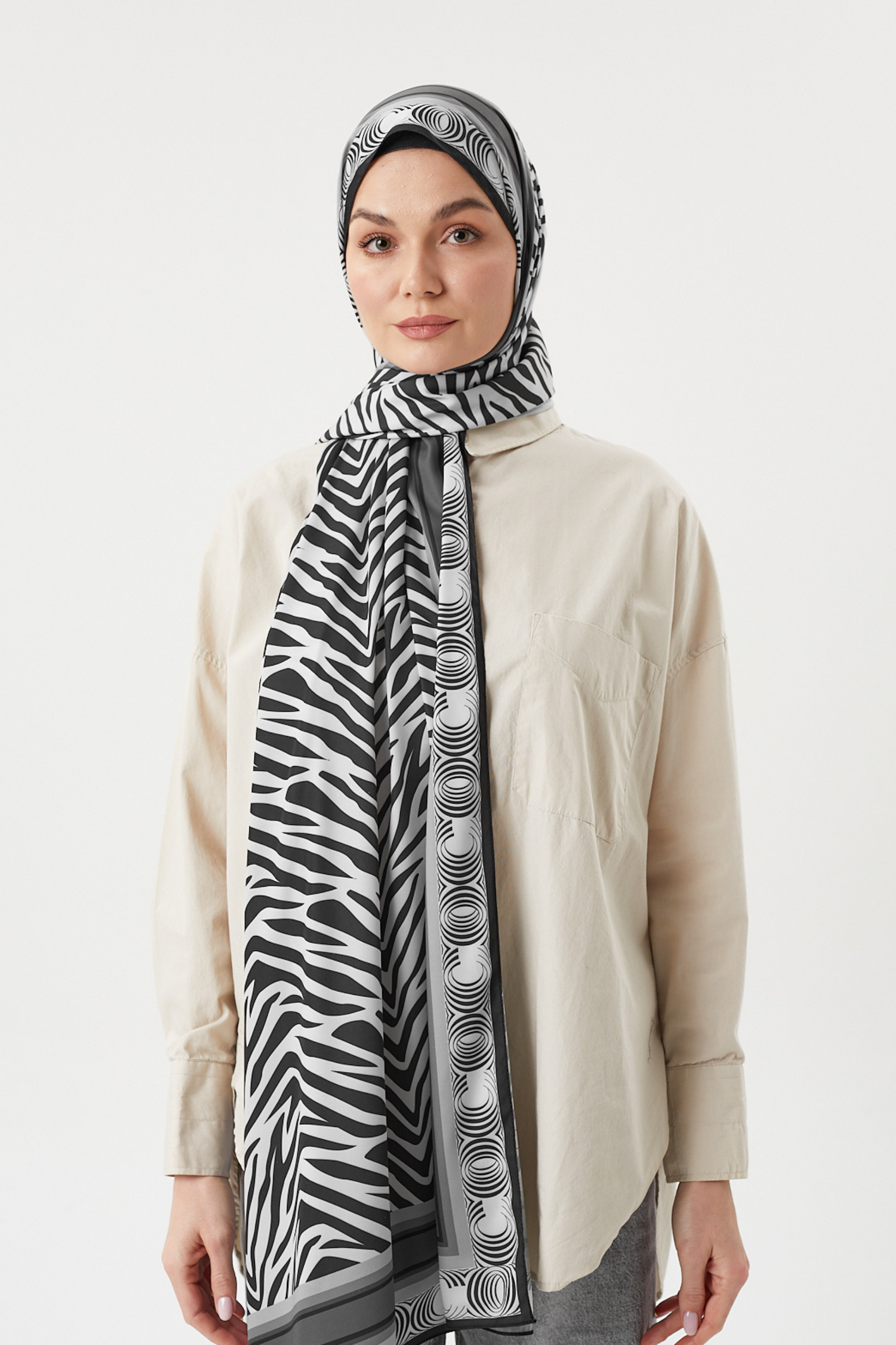 Siyah Zebra Desen İpek Şal