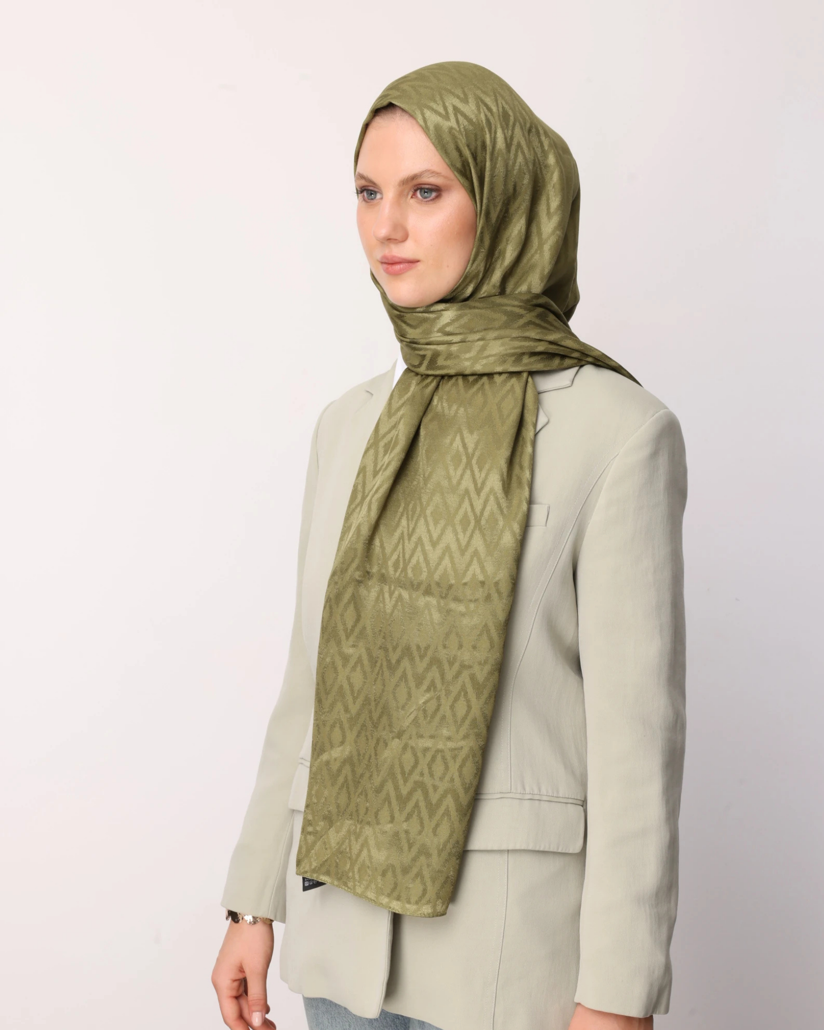 Soft Yeşil Karo Desen Parlak Jakar Şal