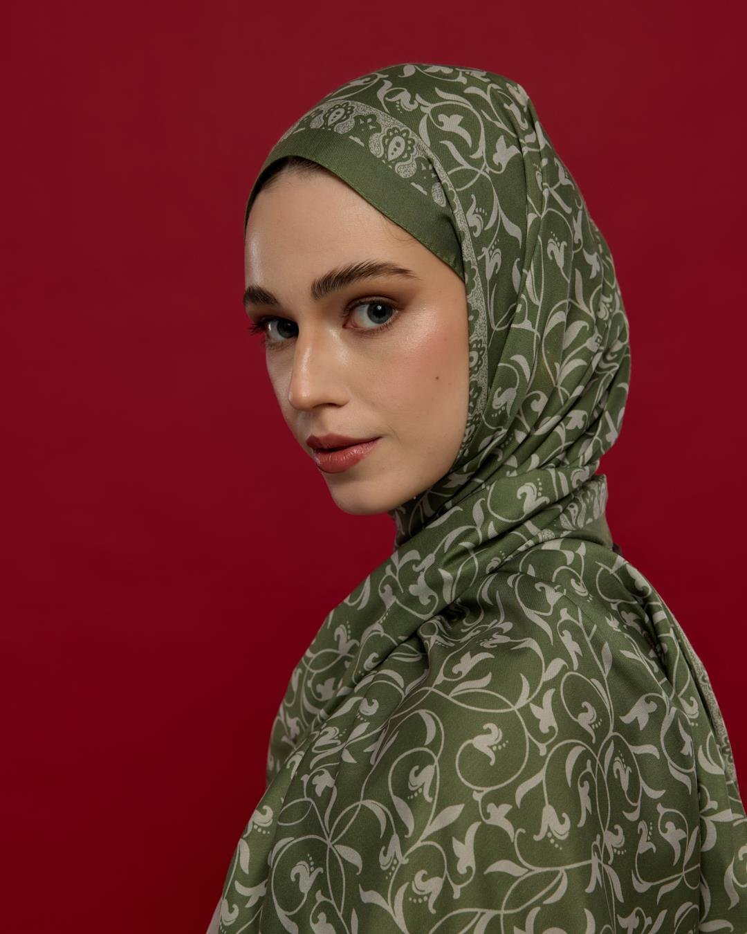 Zeytin Yeşili & Badem Kremi Lale Bahçesi Desen Şal