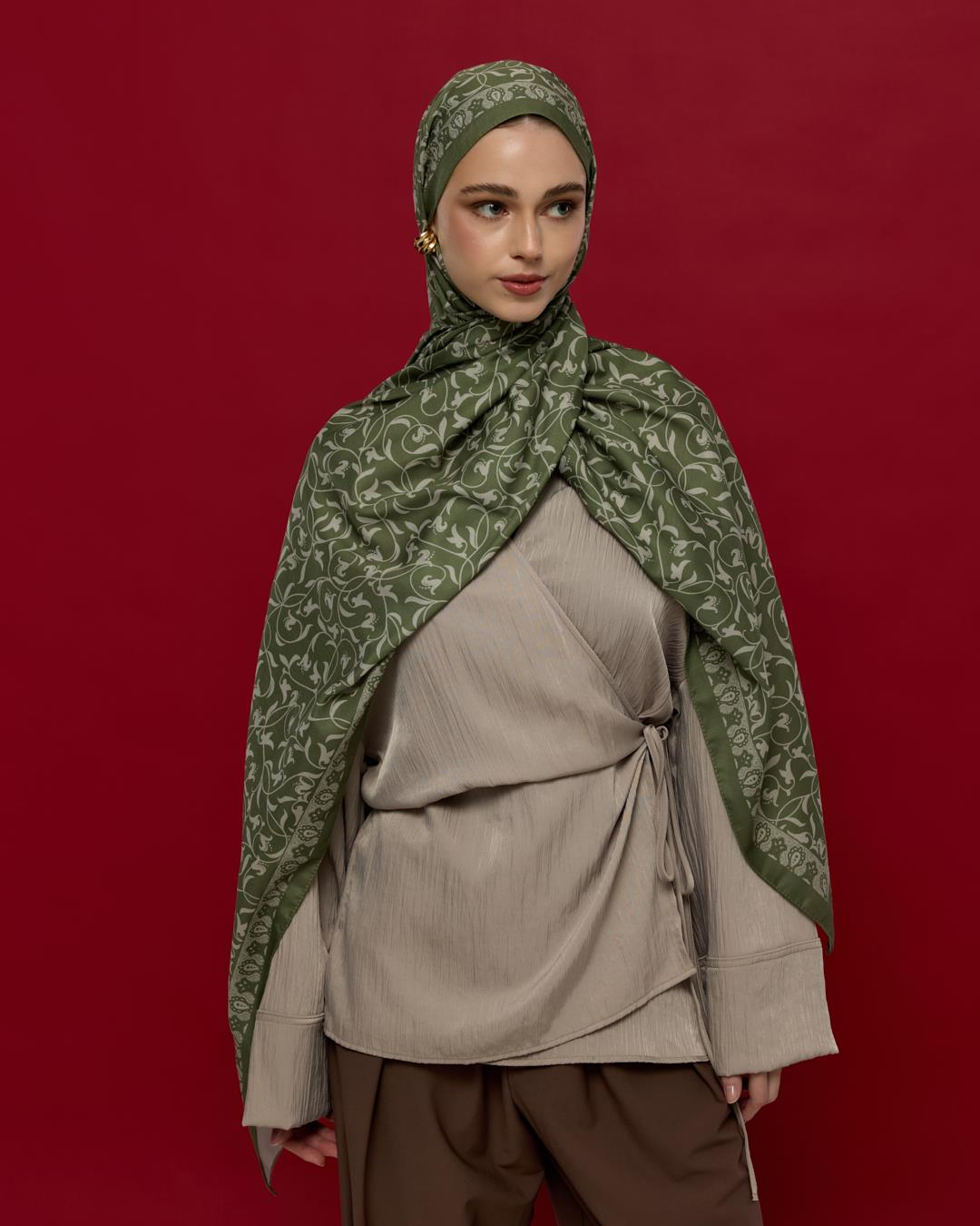 Zeytin Yeşili & Badem Kremi Lale Bahçesi Desen Şal