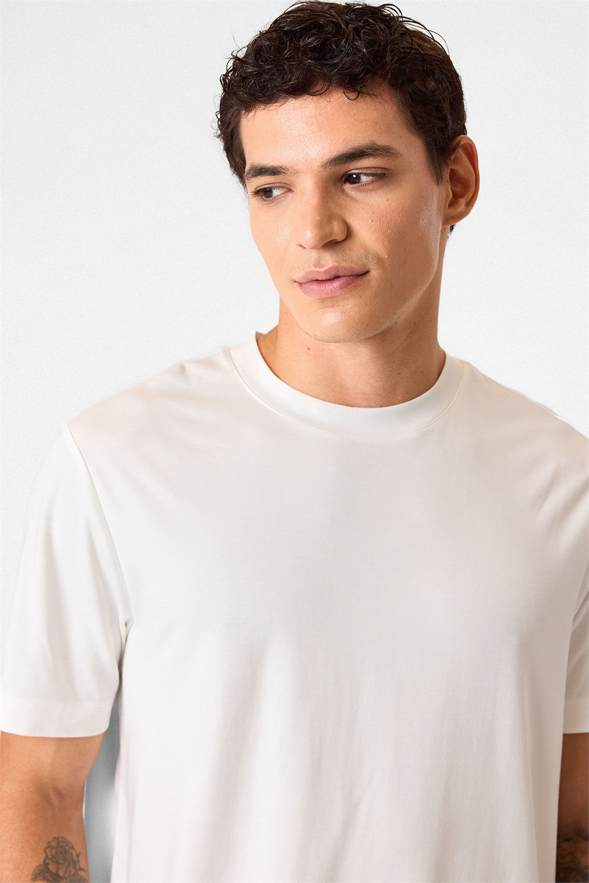 BİS YAKA TSHIRT