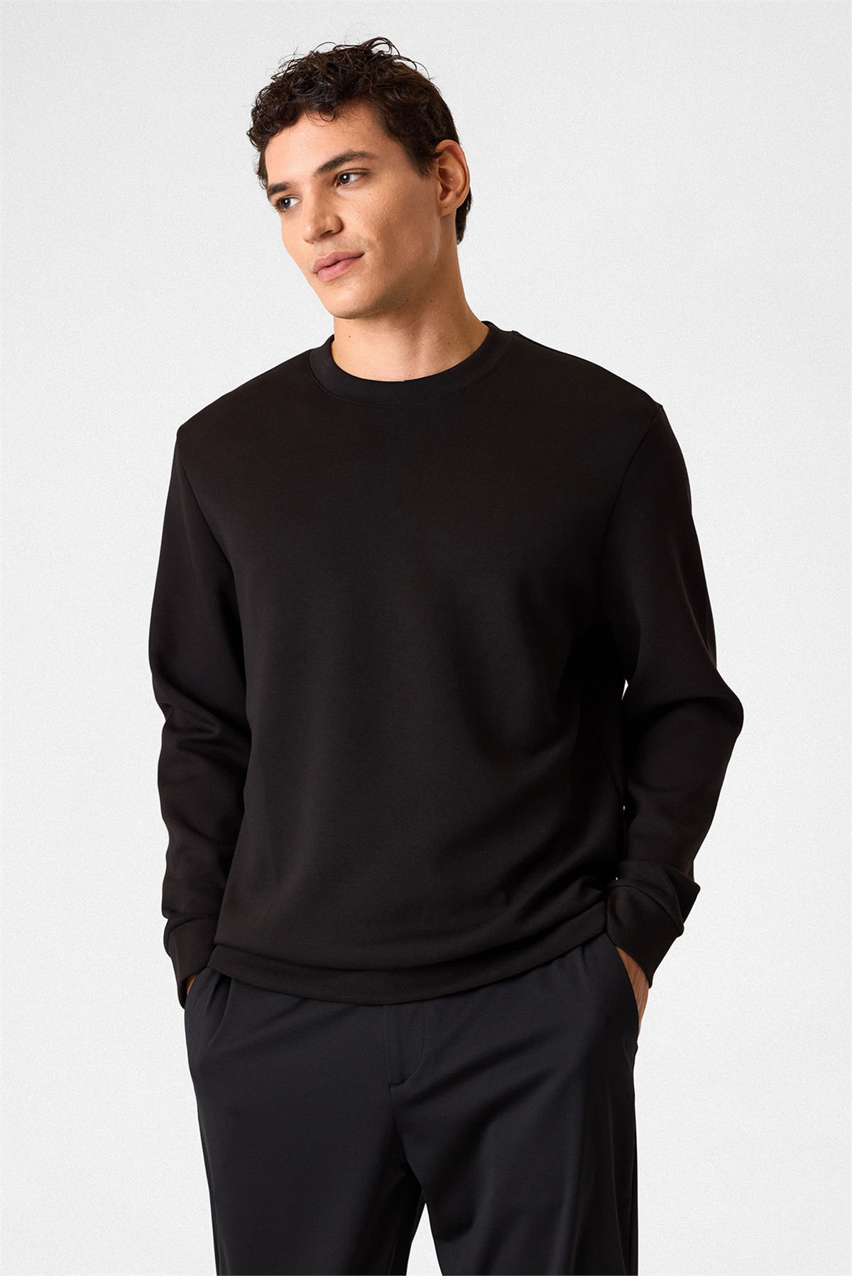 Bisiklet Yaka Siyah Sweatshirt