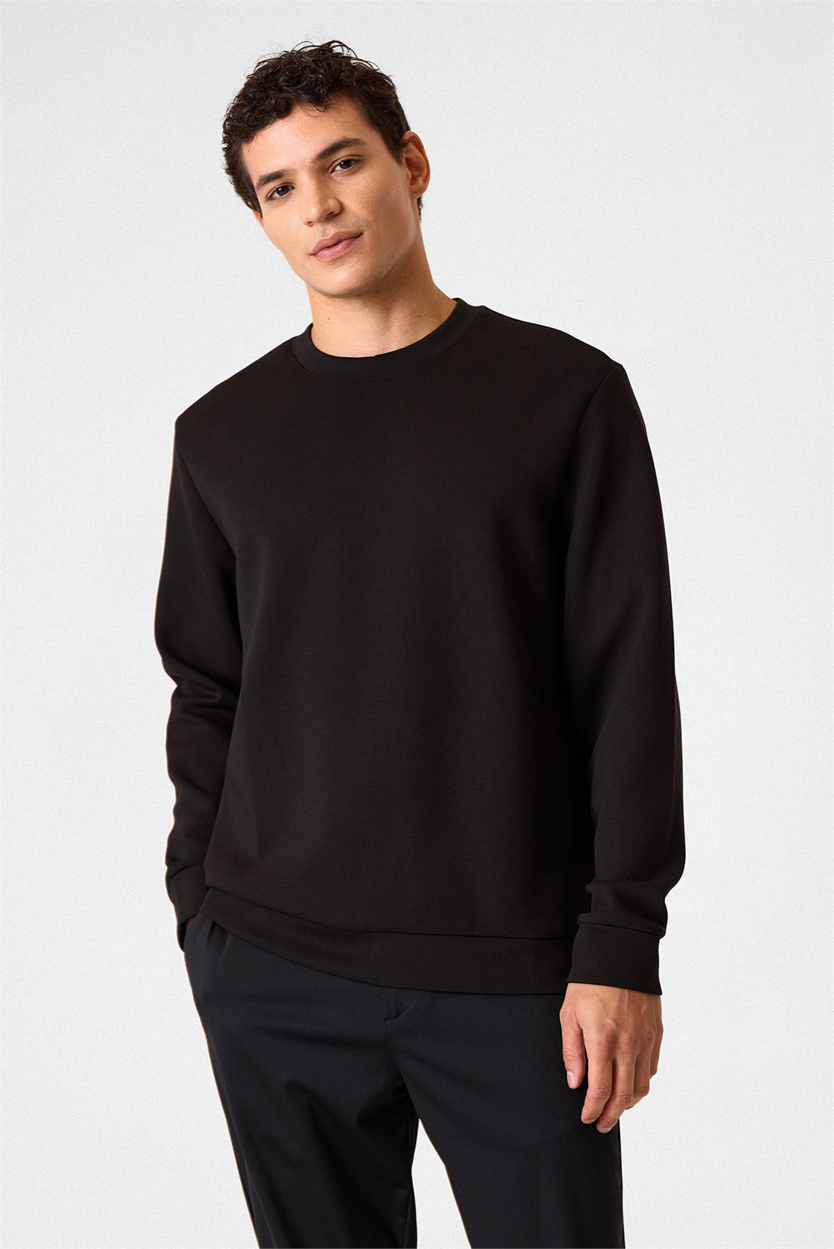 Bisiklet Yaka Siyah Sweatshirt