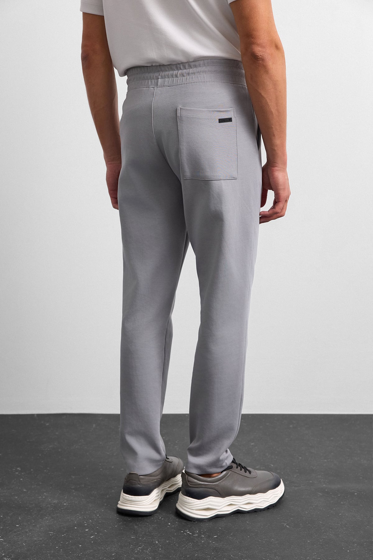 Gri Regular Fit Düz Paça Jogger Pantolon