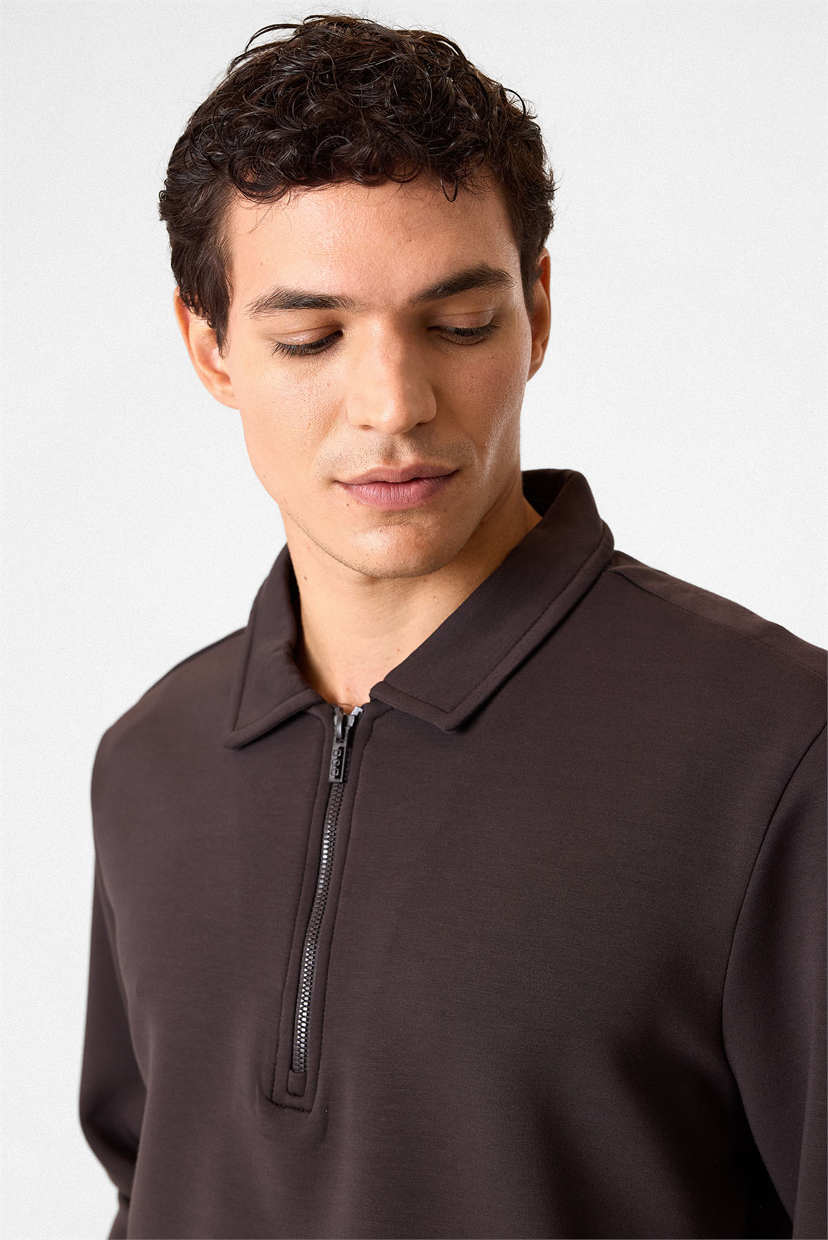 POLO YAKA YARIM FERMUARLI SWEAT