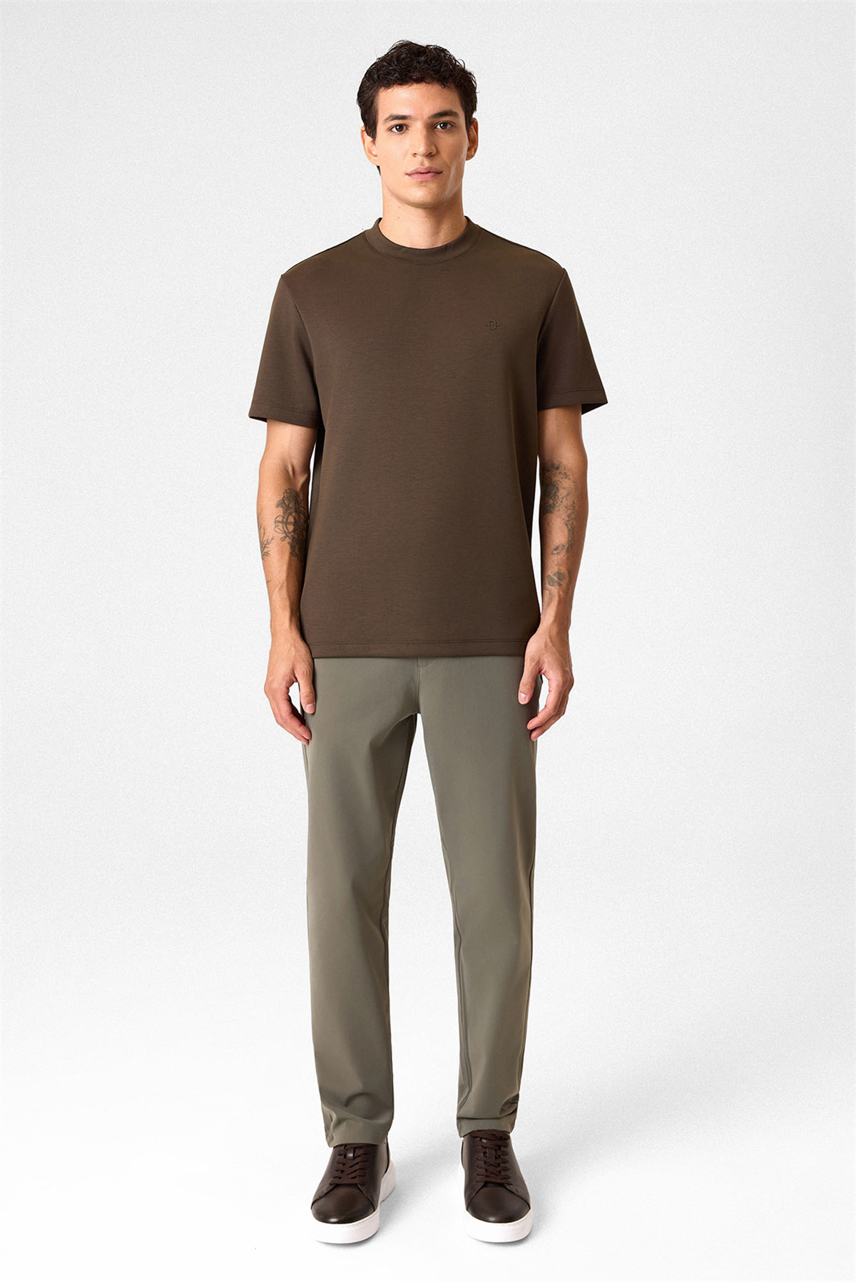 REGULAR FIT BASIC TSHIRT