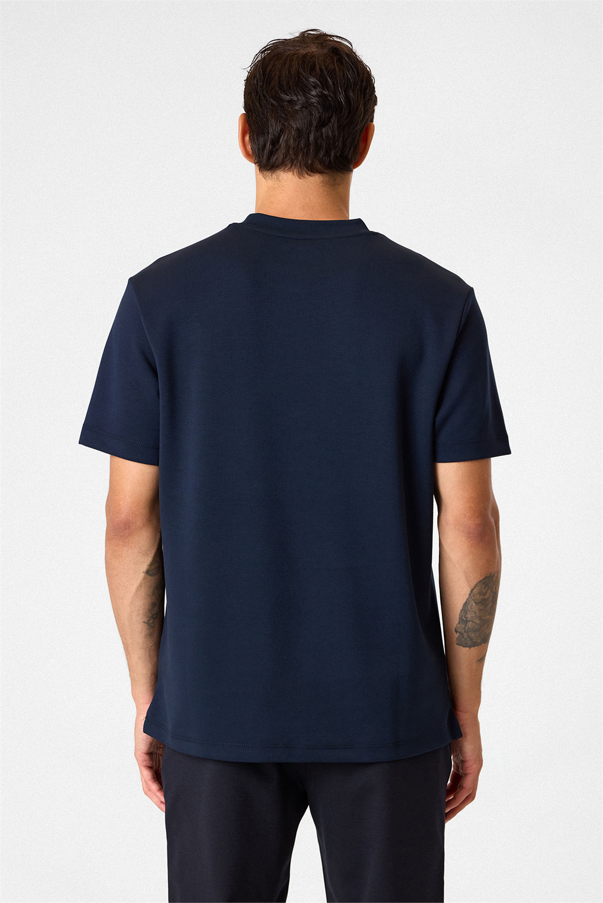 REGULAR FIT BASIC TSHIRT