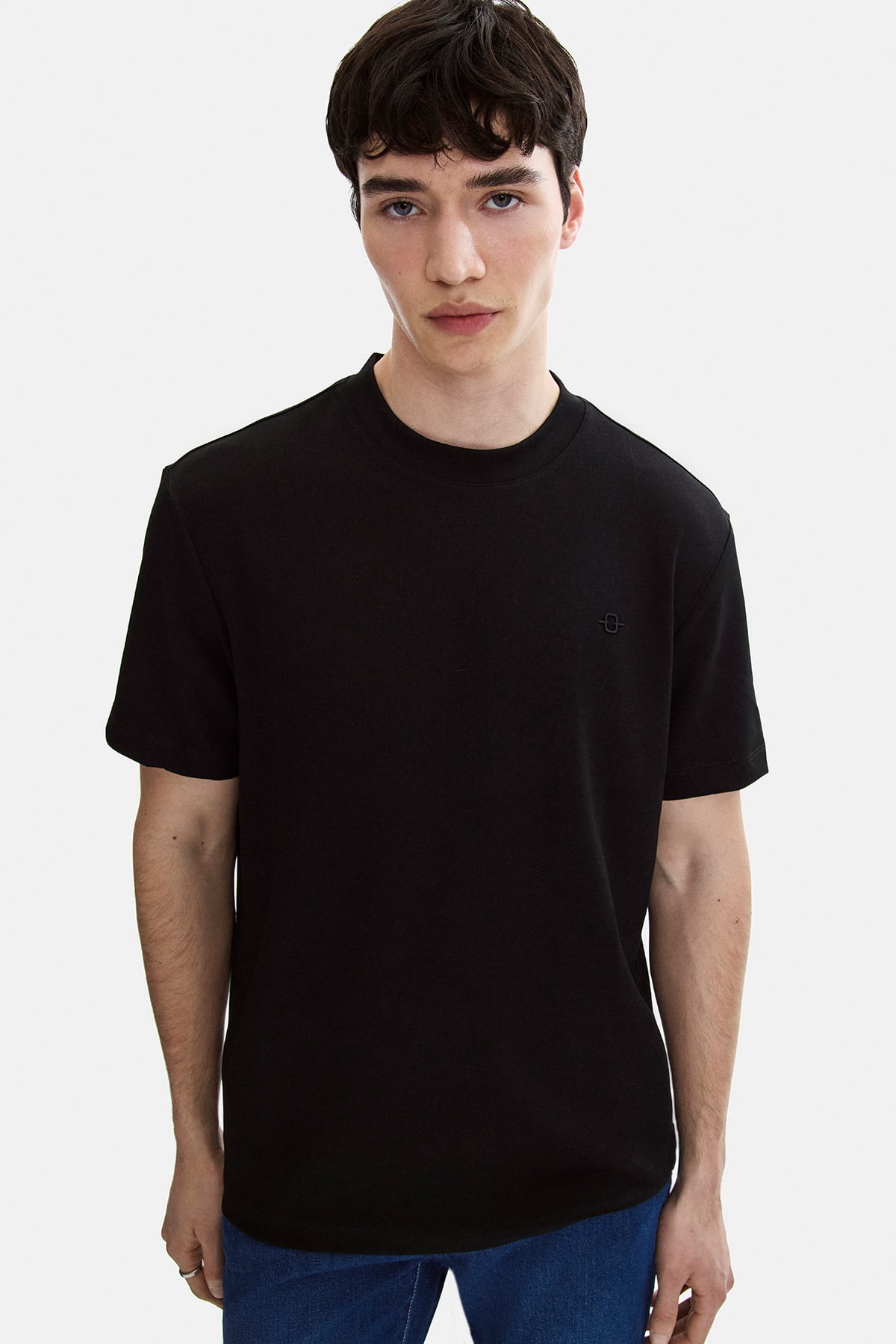 REGULAR FIT BASIC TSHIRT