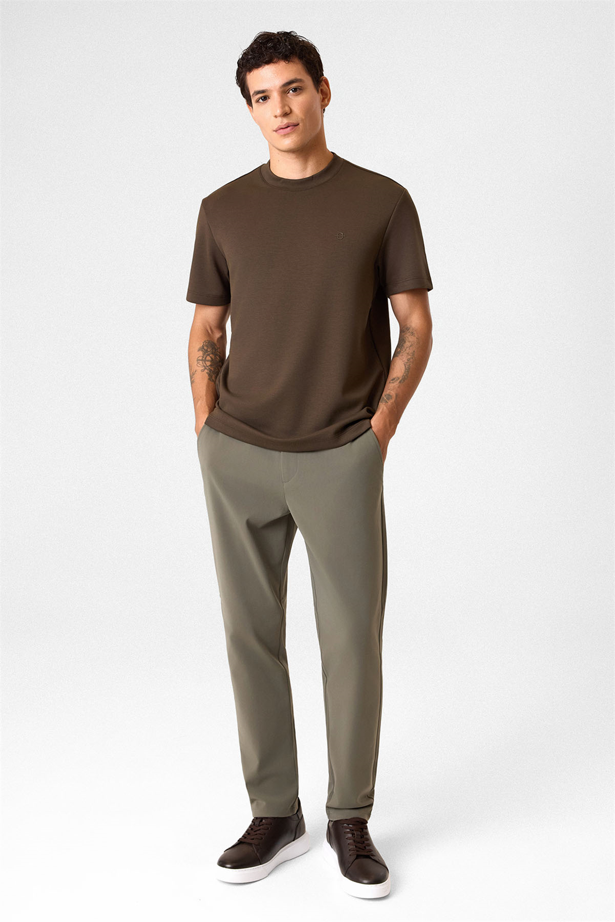 REGULAR FIT BASIC TSHIRT
