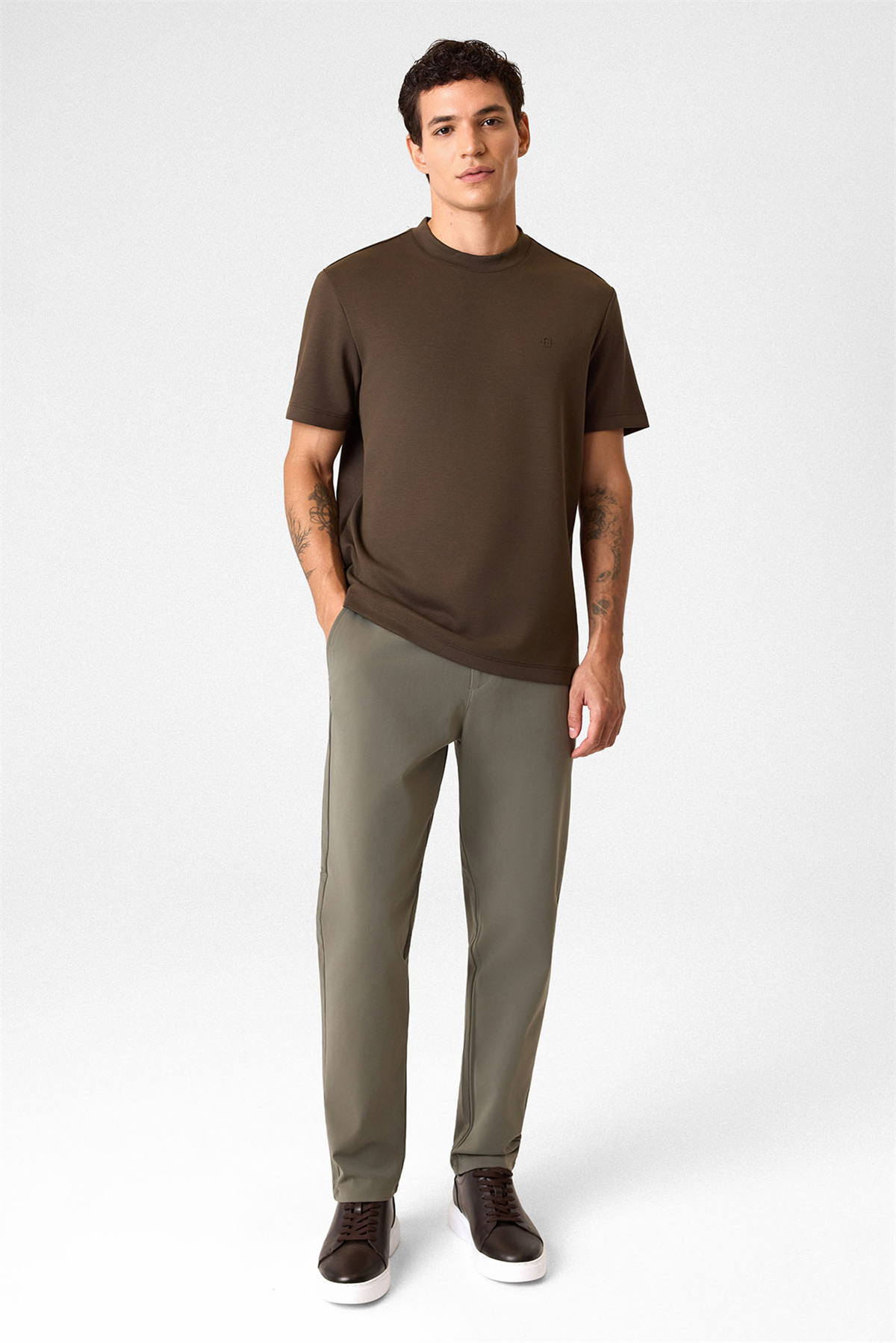 REGULAR FIT BASIC TSHIRT
