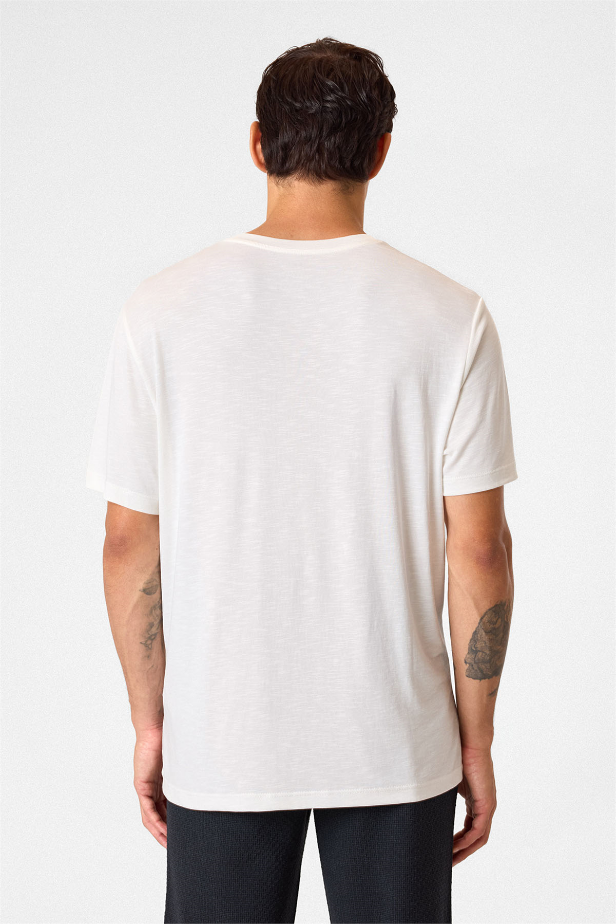 REGULAR FIT BASIC TSHIRT