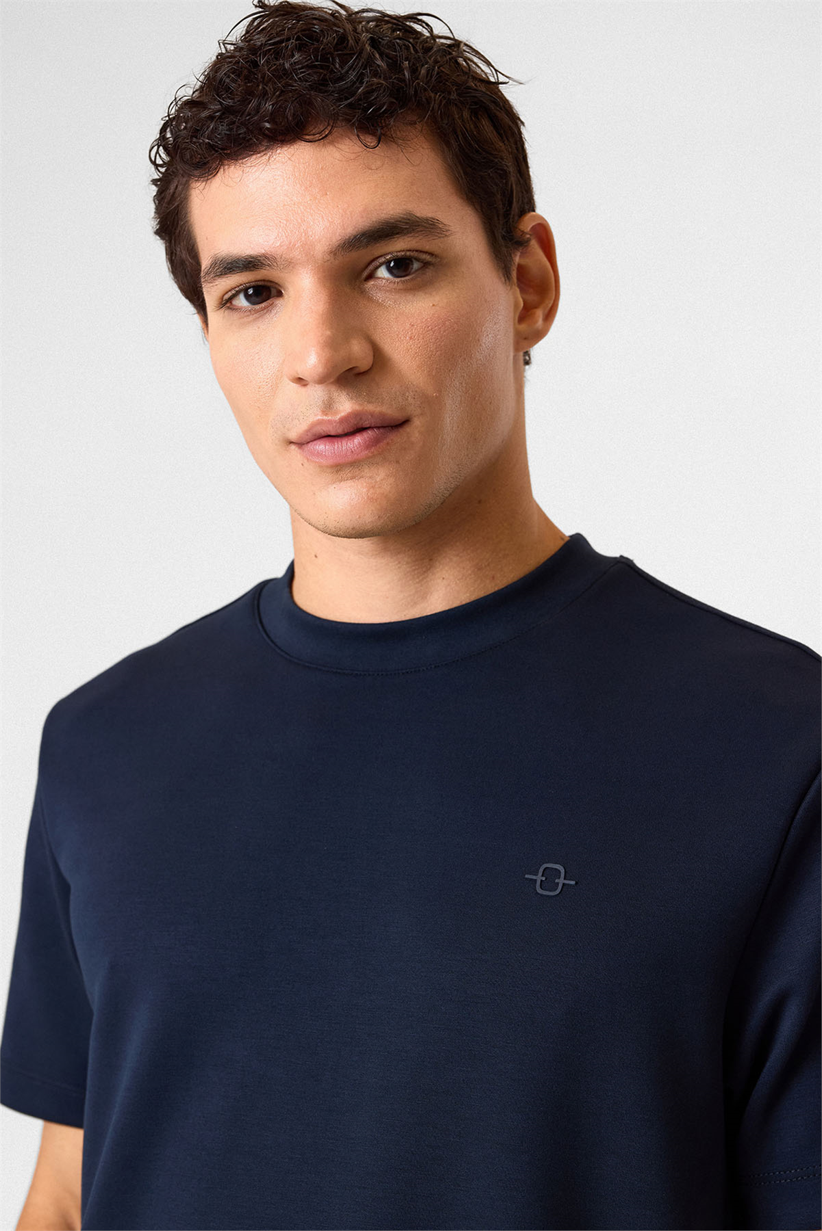 REGULAR FIT BASIC TSHIRT
