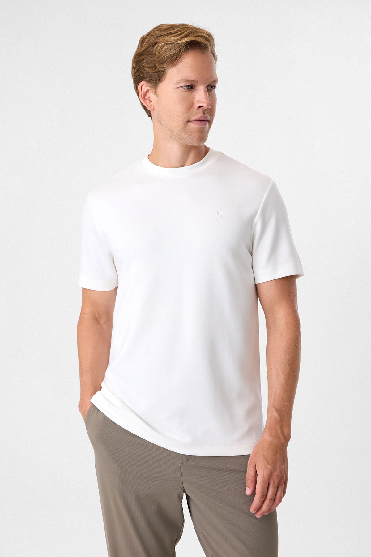 Regular Fit Beyaz Basic Tişört