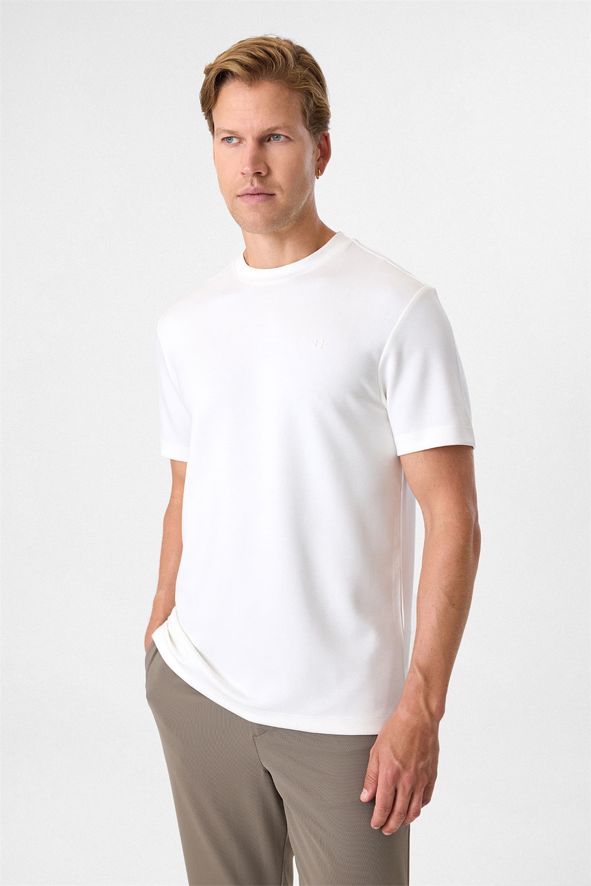 Regular Fit Beyaz Basic Tişört