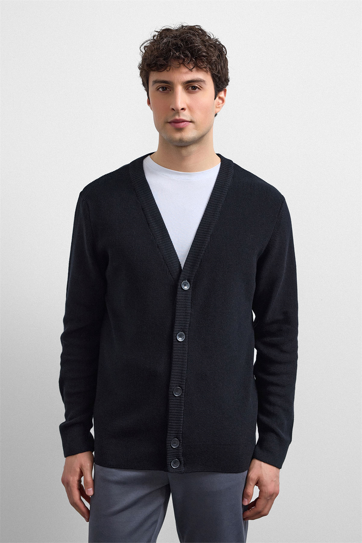 REGULAR FIT DÜĞMELİ HIRKA
