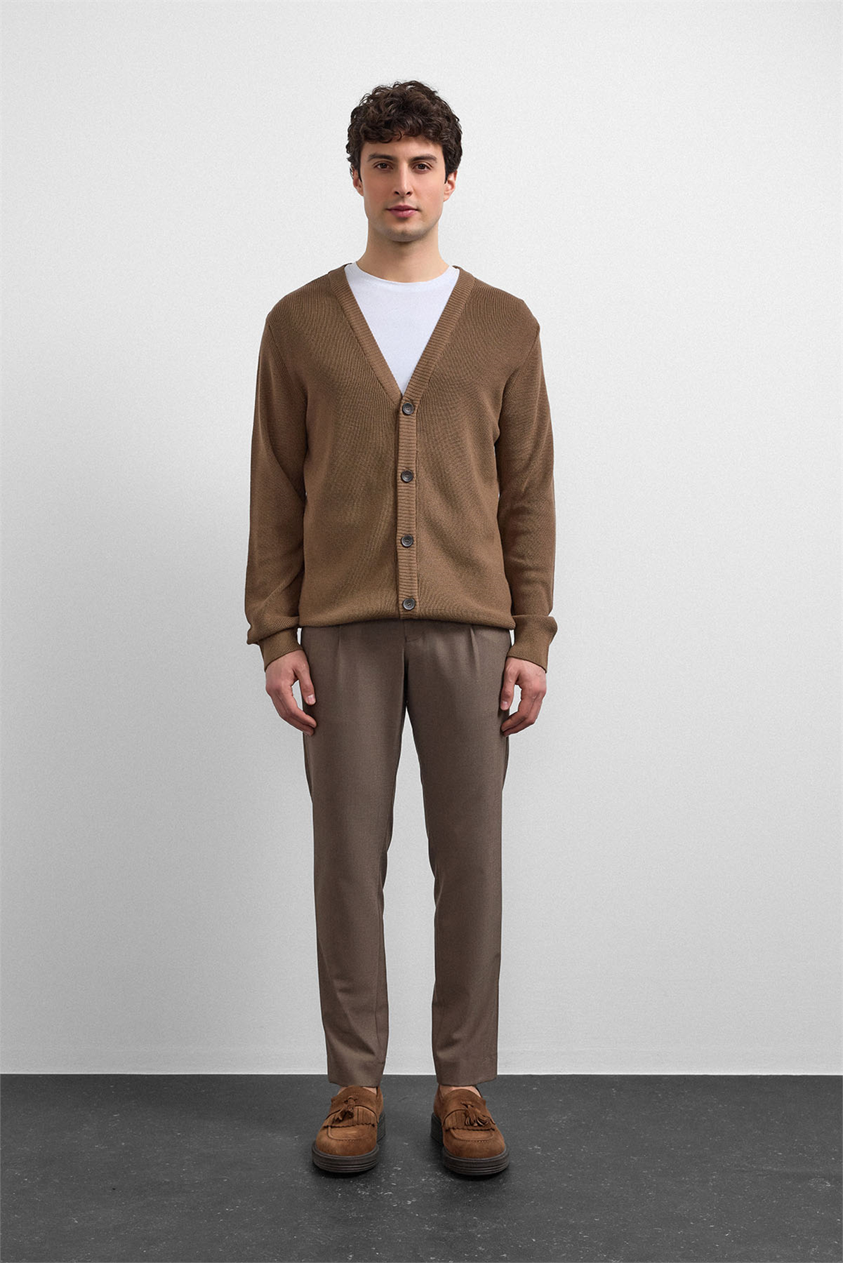 REGULAR FIT DÜĞMELİ HIRKA
