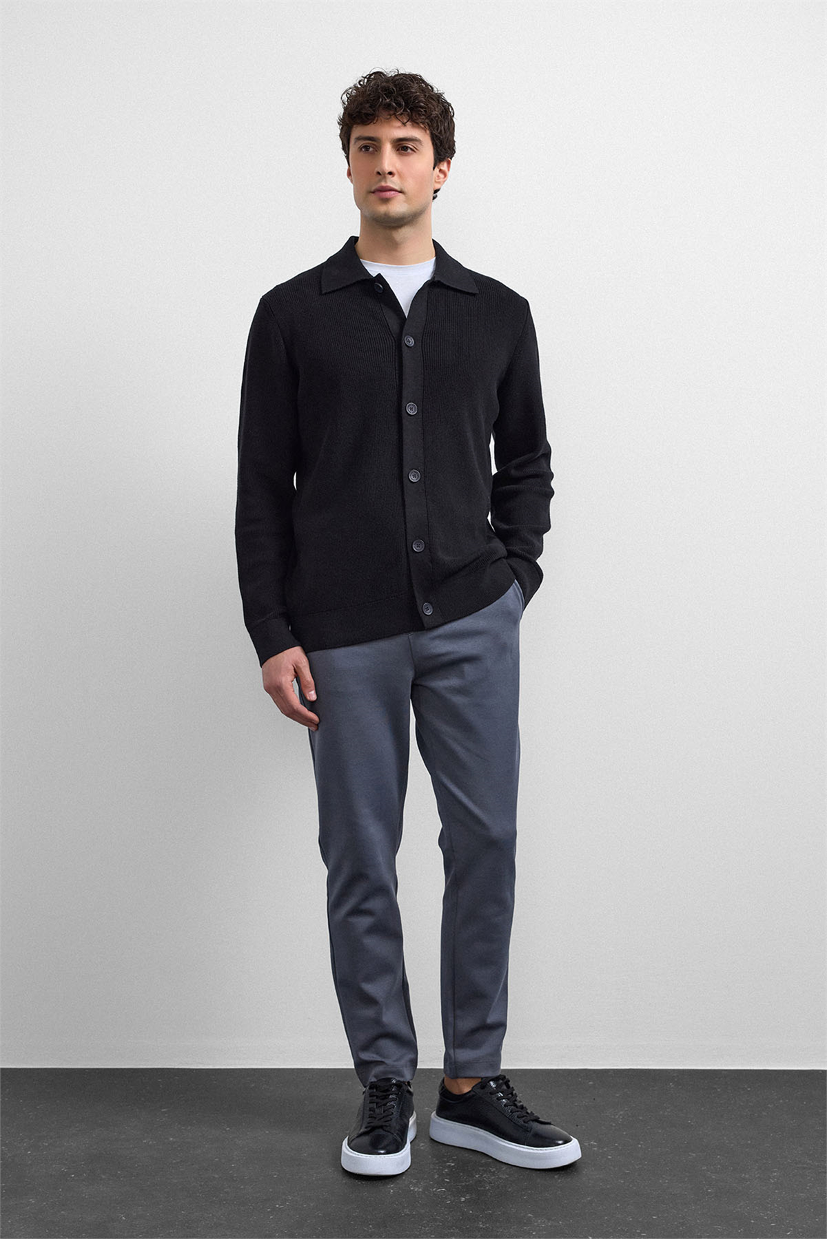 REGULAR FIT DÜĞMELİ HIRKA