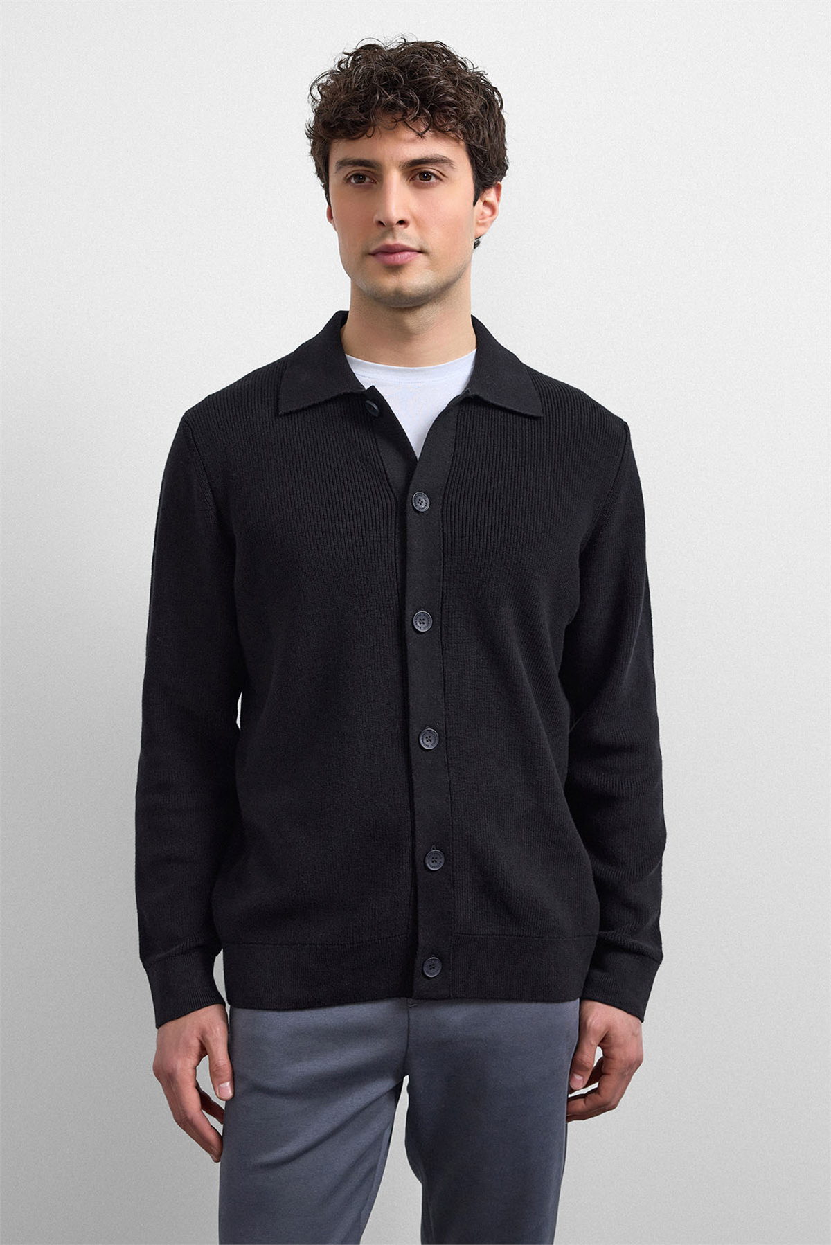 REGULAR FIT DÜĞMELİ HIRKA