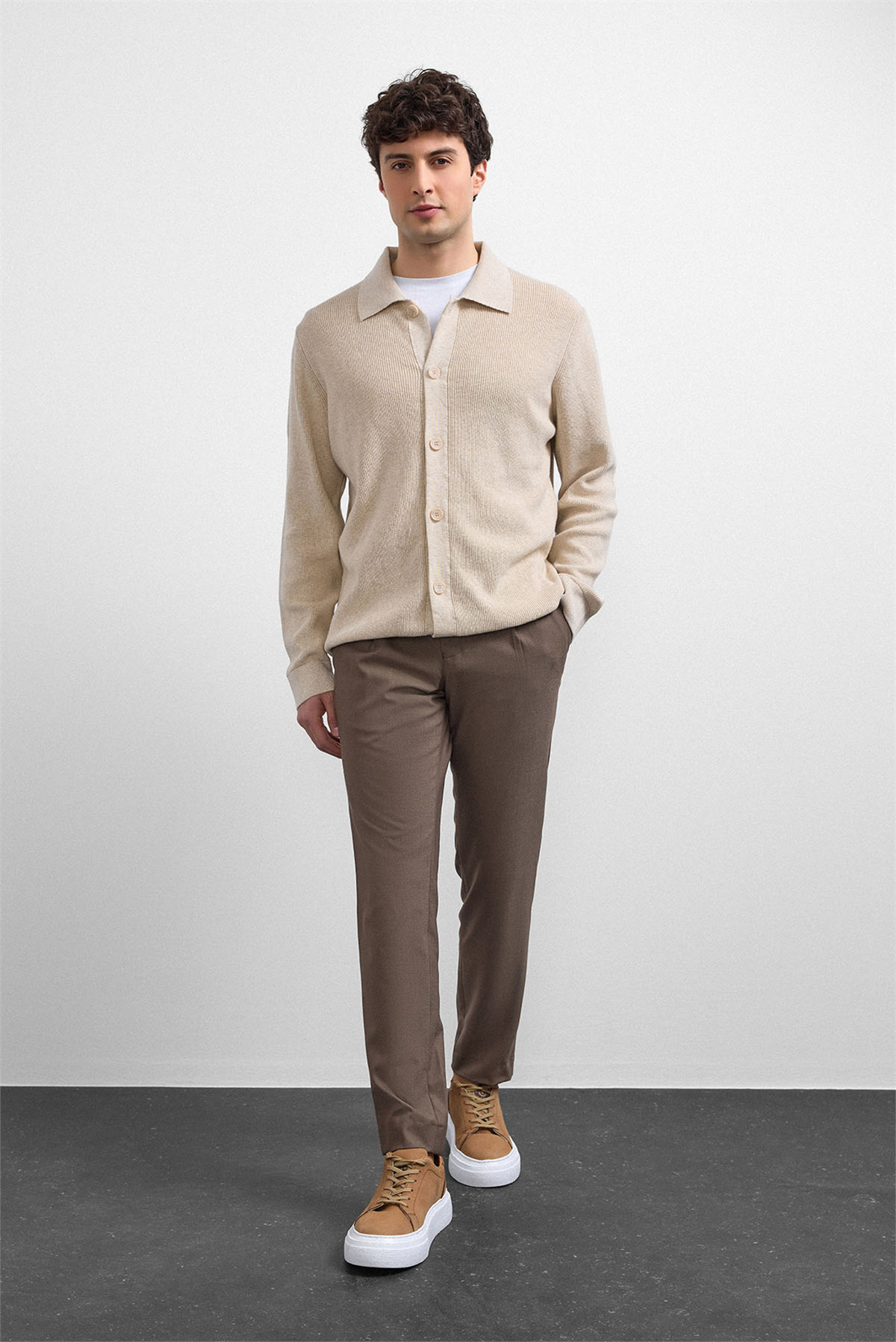 REGULAR FIT DÜĞMELİ HIRKA