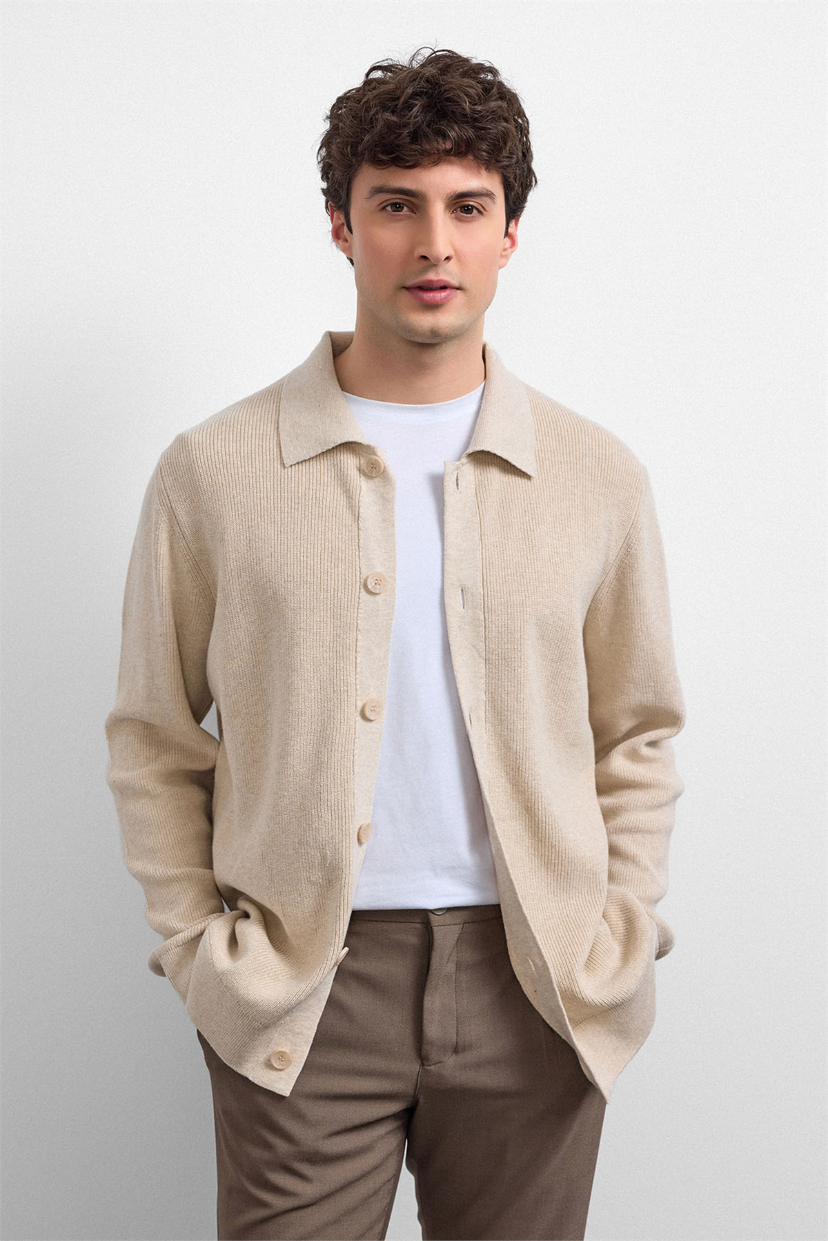 REGULAR FIT DÜĞMELİ HIRKA
