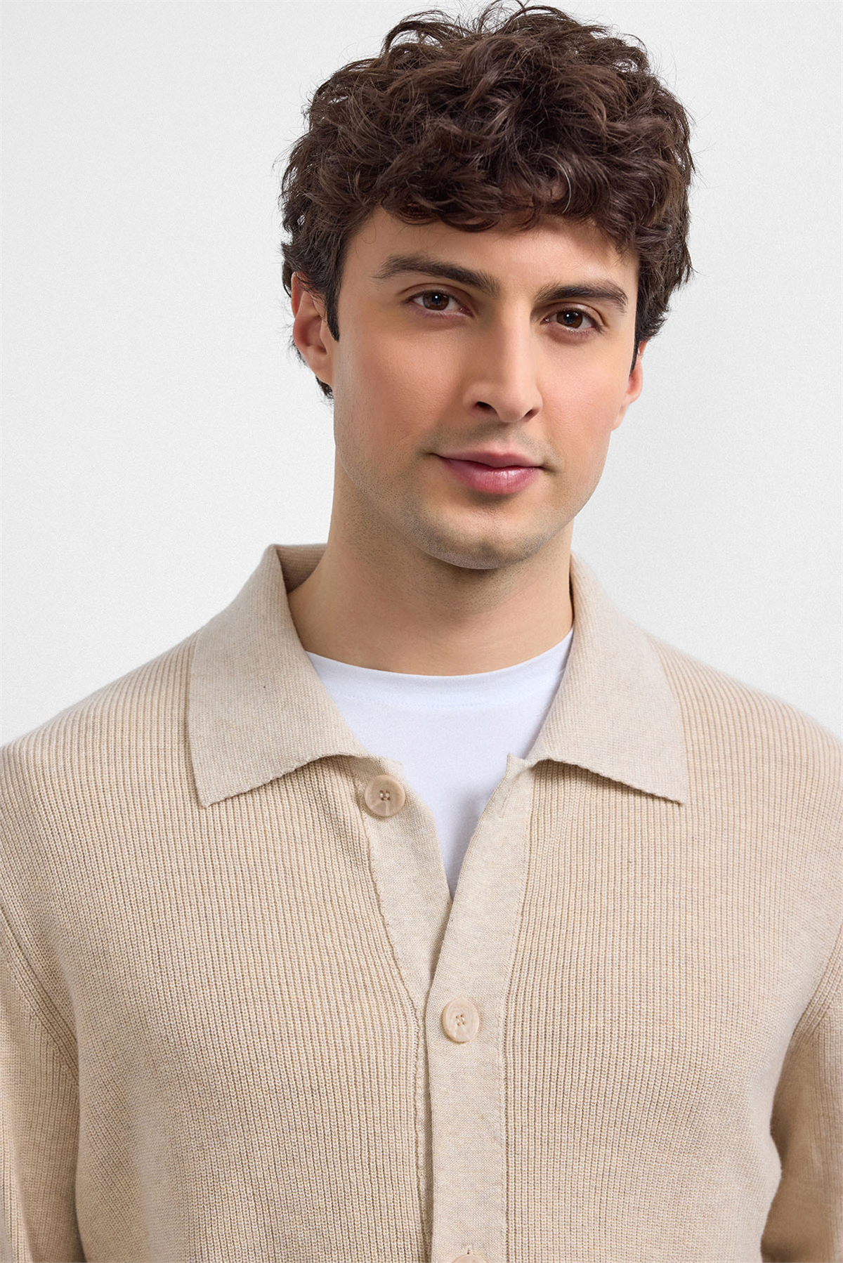REGULAR FIT DÜĞMELİ HIRKA