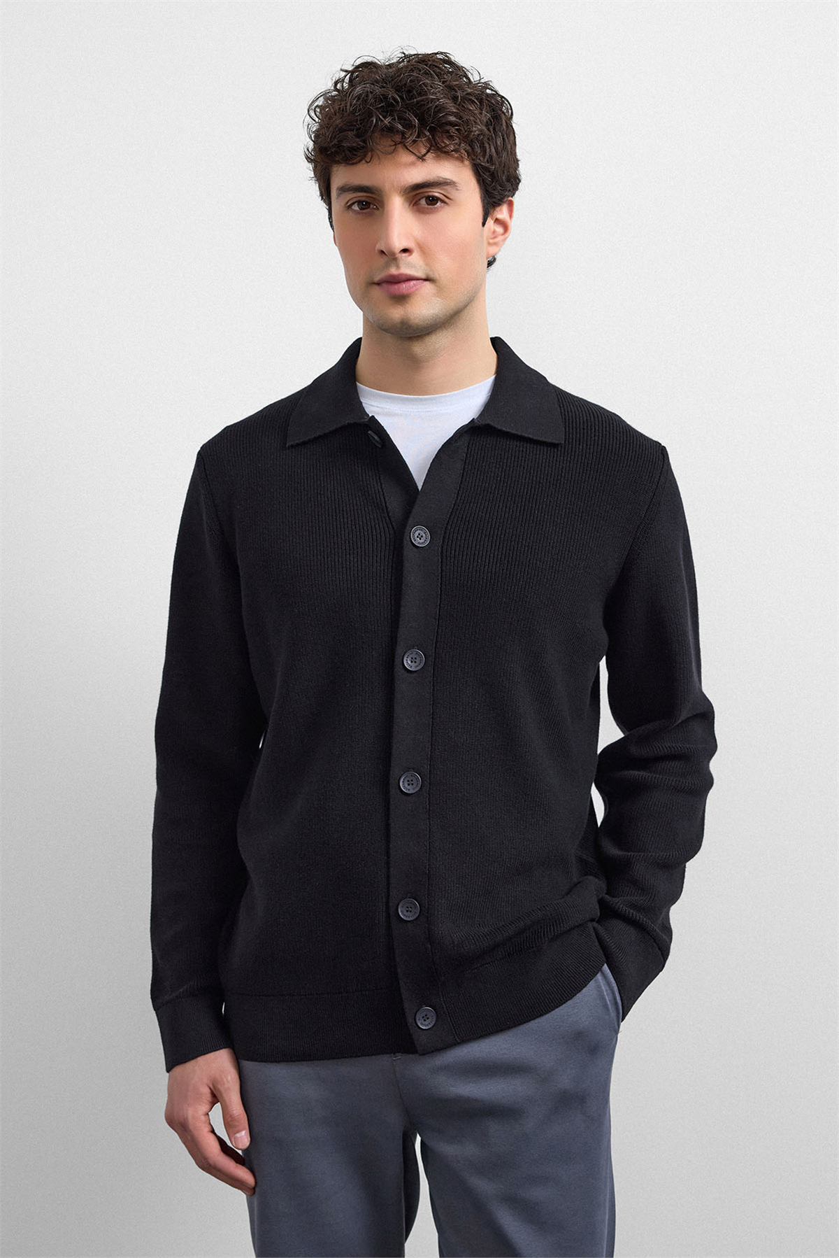 REGULAR FIT DÜĞMELİ HIRKA