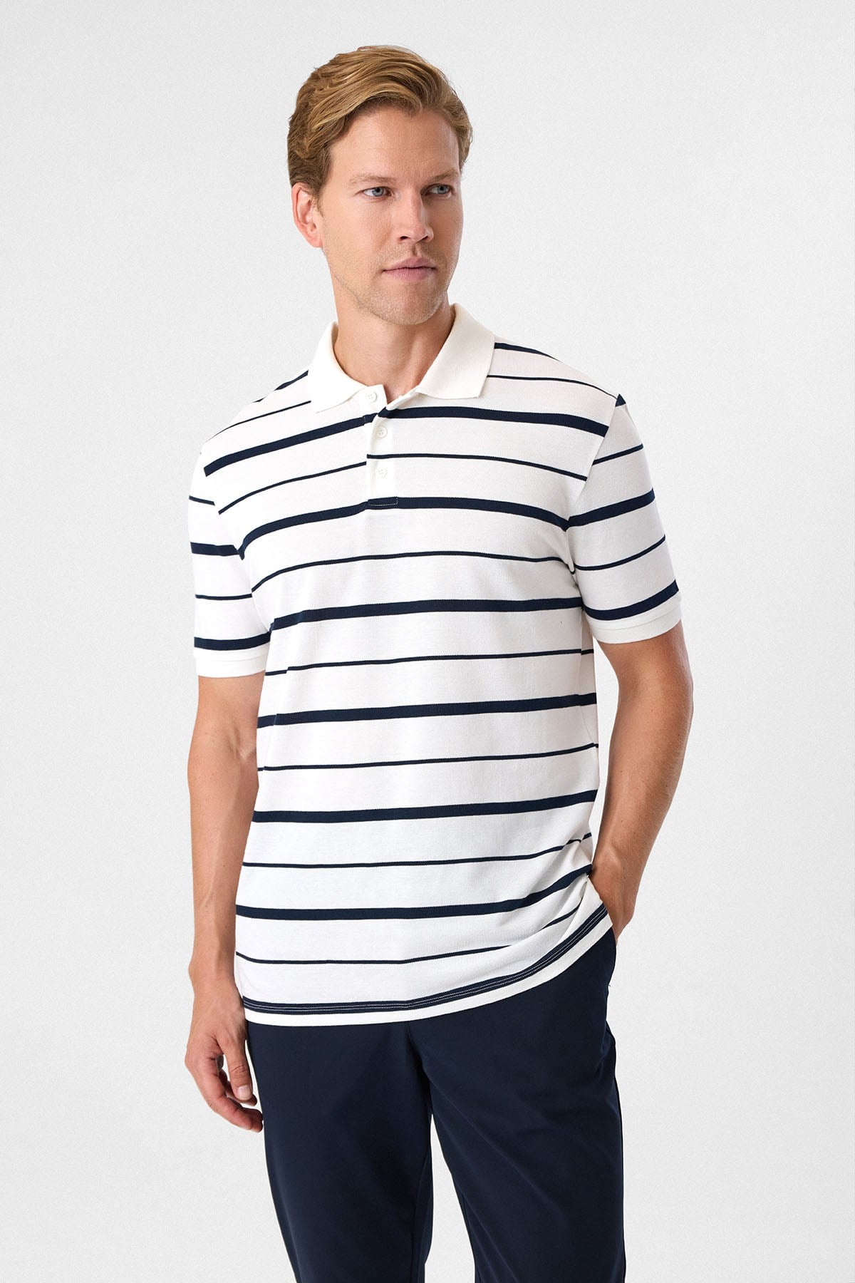 REGULAR FIT DÜĞMELİ POLO YAKA TSHIRT