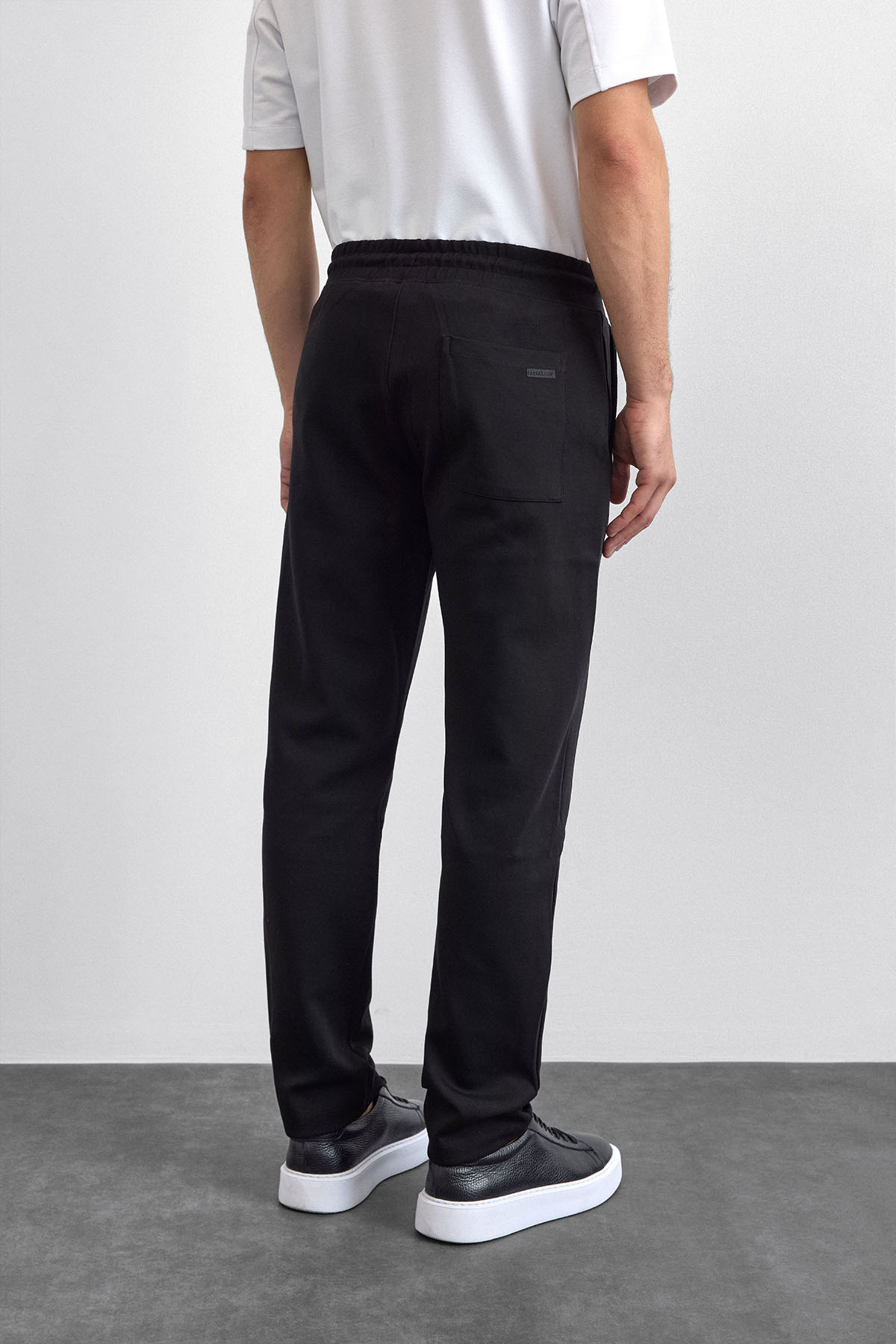 REGULAR FIT DÜZ PAÇA JOGGER PANTOLON