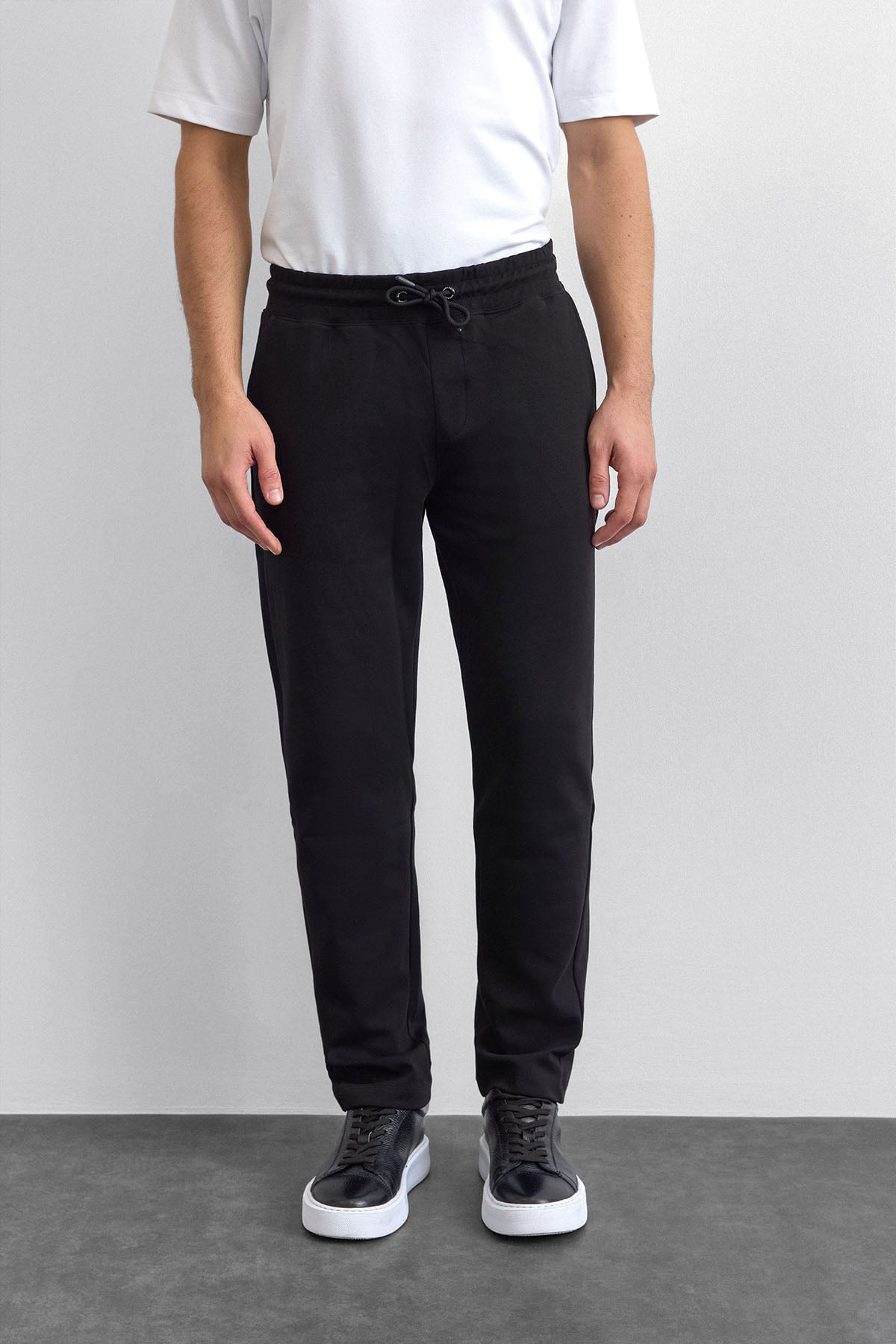 REGULAR FIT DÜZ PAÇA JOGGER PANTOLON