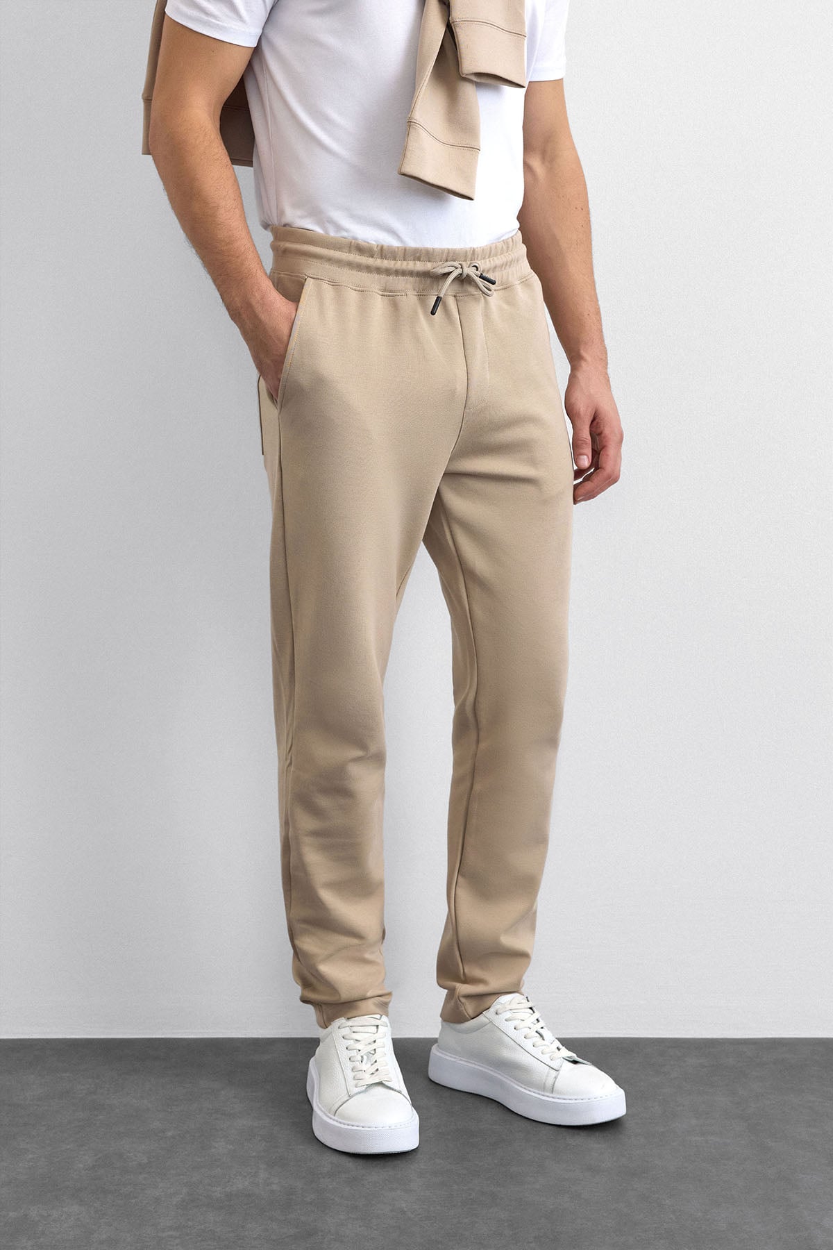 REGULAR FIT DÜZ PAÇA JOGGER PANTOLON