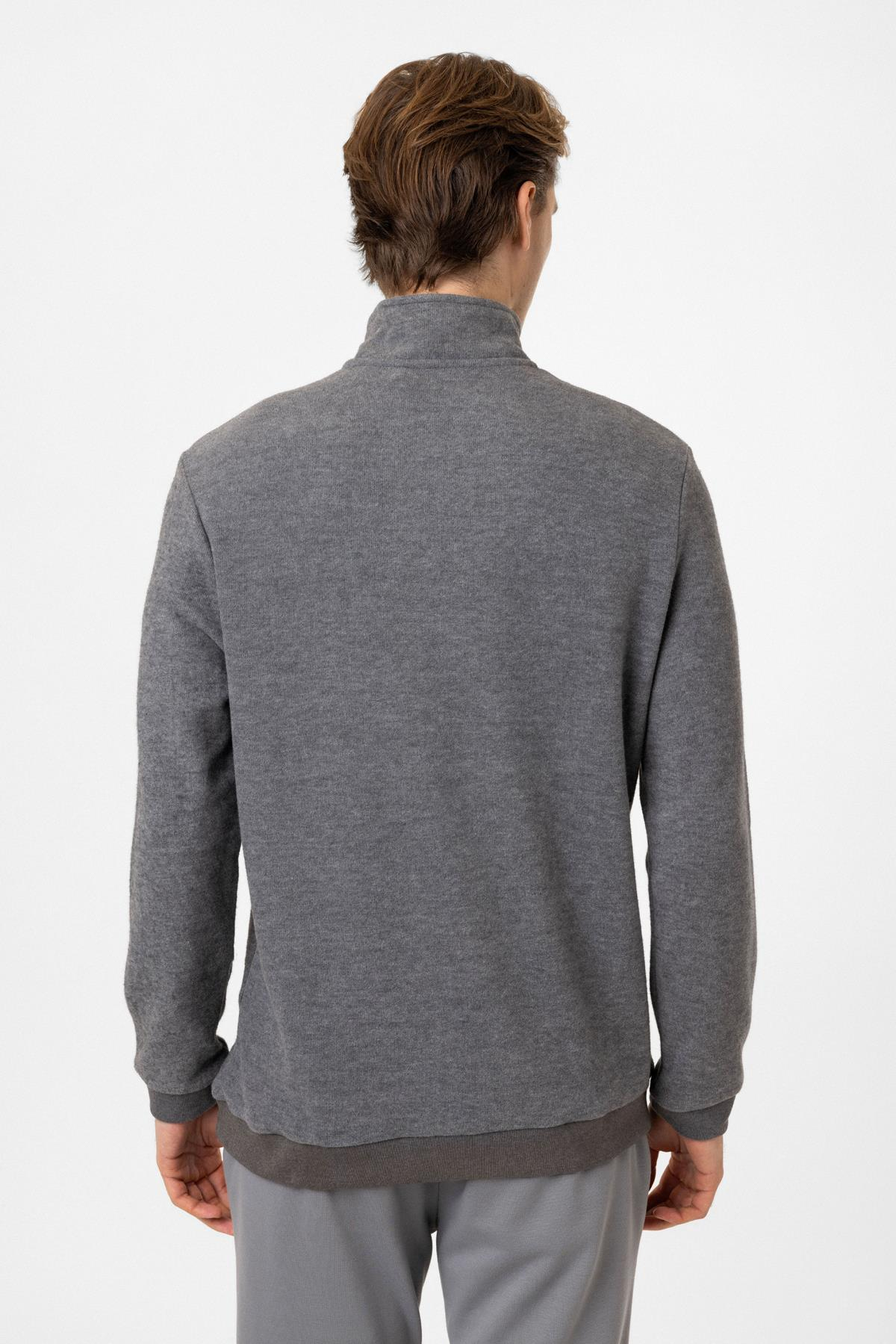 Regular Fit Fermuarlı Balıkçı Yaka Sweatshirt
