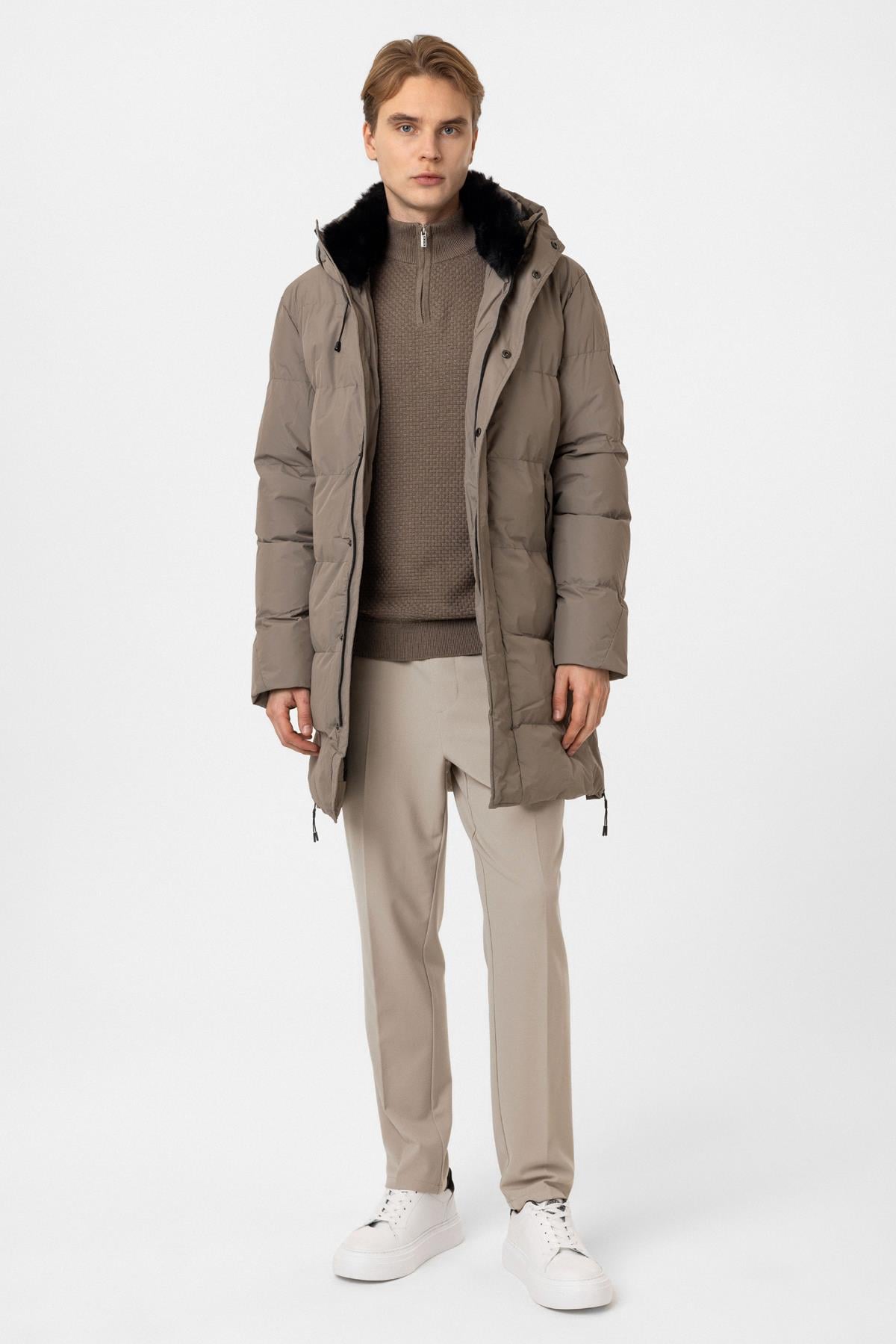 Regular Fit Puffer Yaka İçi Kürk Detaylı Kapüşon Mont