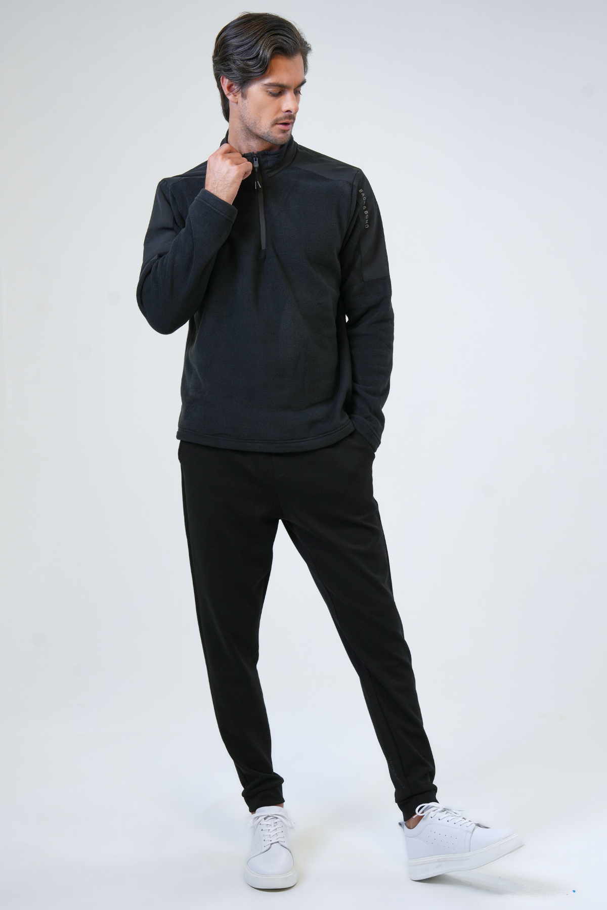 Siyah Regular Fit Bato Yaka Yarım Fermuarlı Sweatshirt
