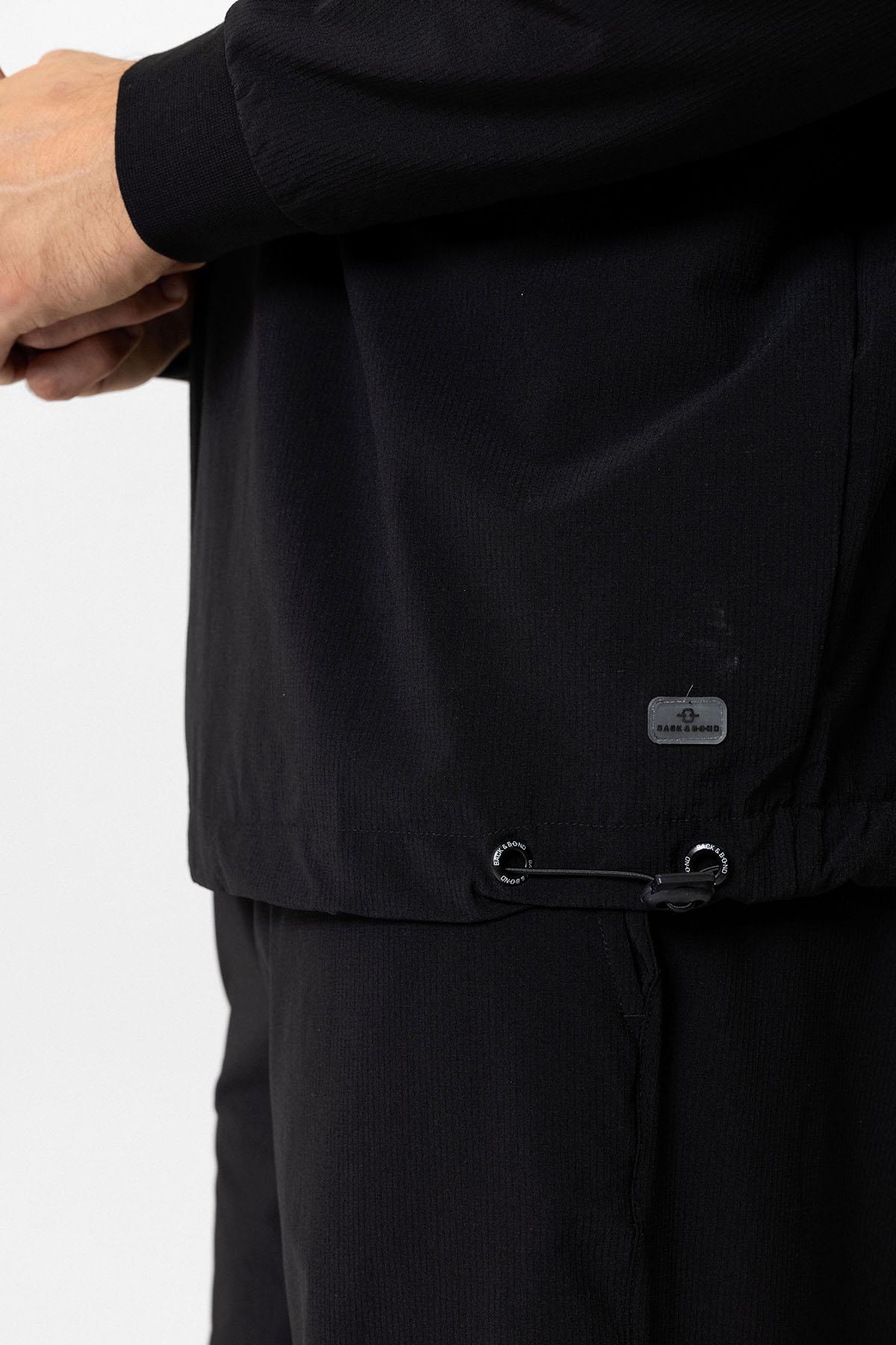 Siyah Regular Fit Bisiklet Yaka Paraşüt Kumaş Sweatshirt