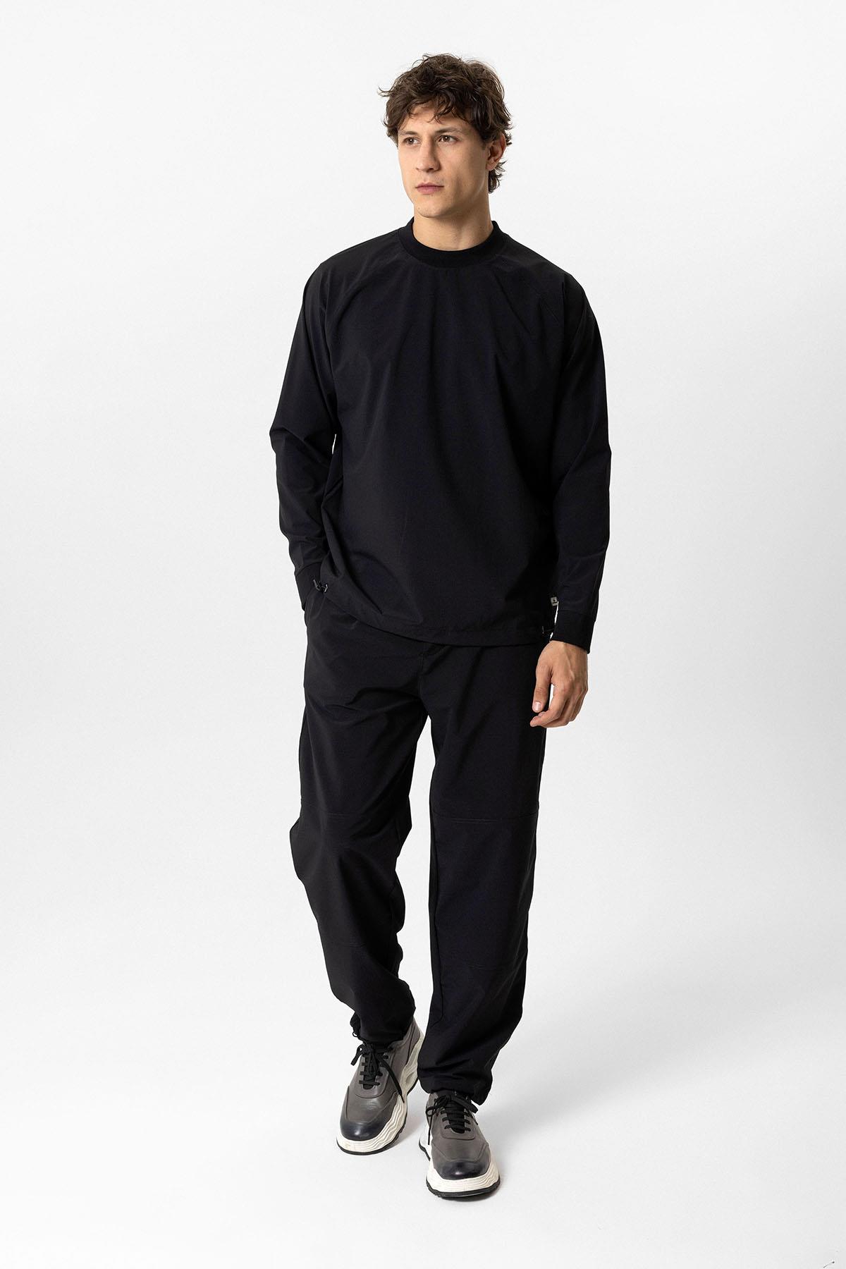 Siyah Regular Fit Bisiklet Yaka Paraşüt Kumaş Sweatshirt