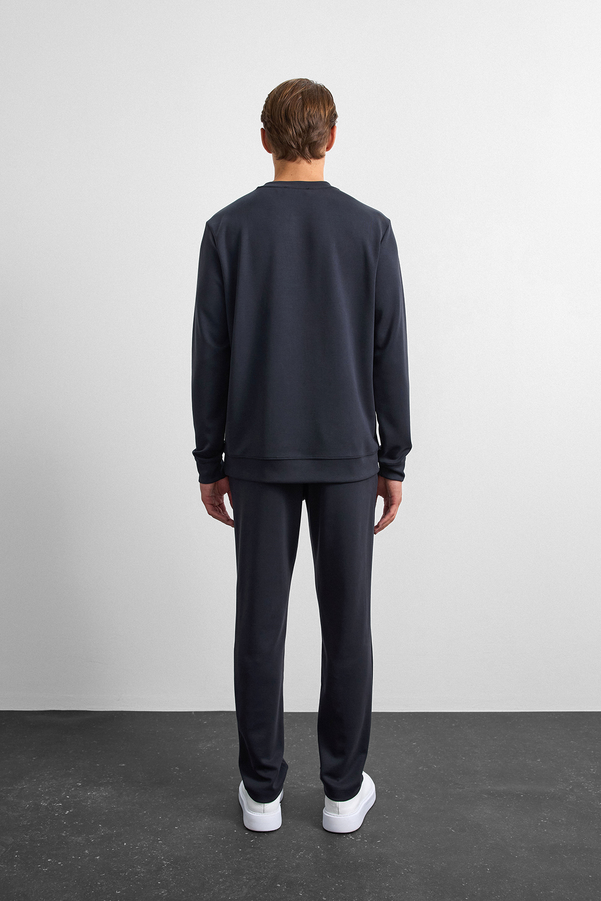 Siyah Regular Fit Bisiklet Yaka Sweatshirt