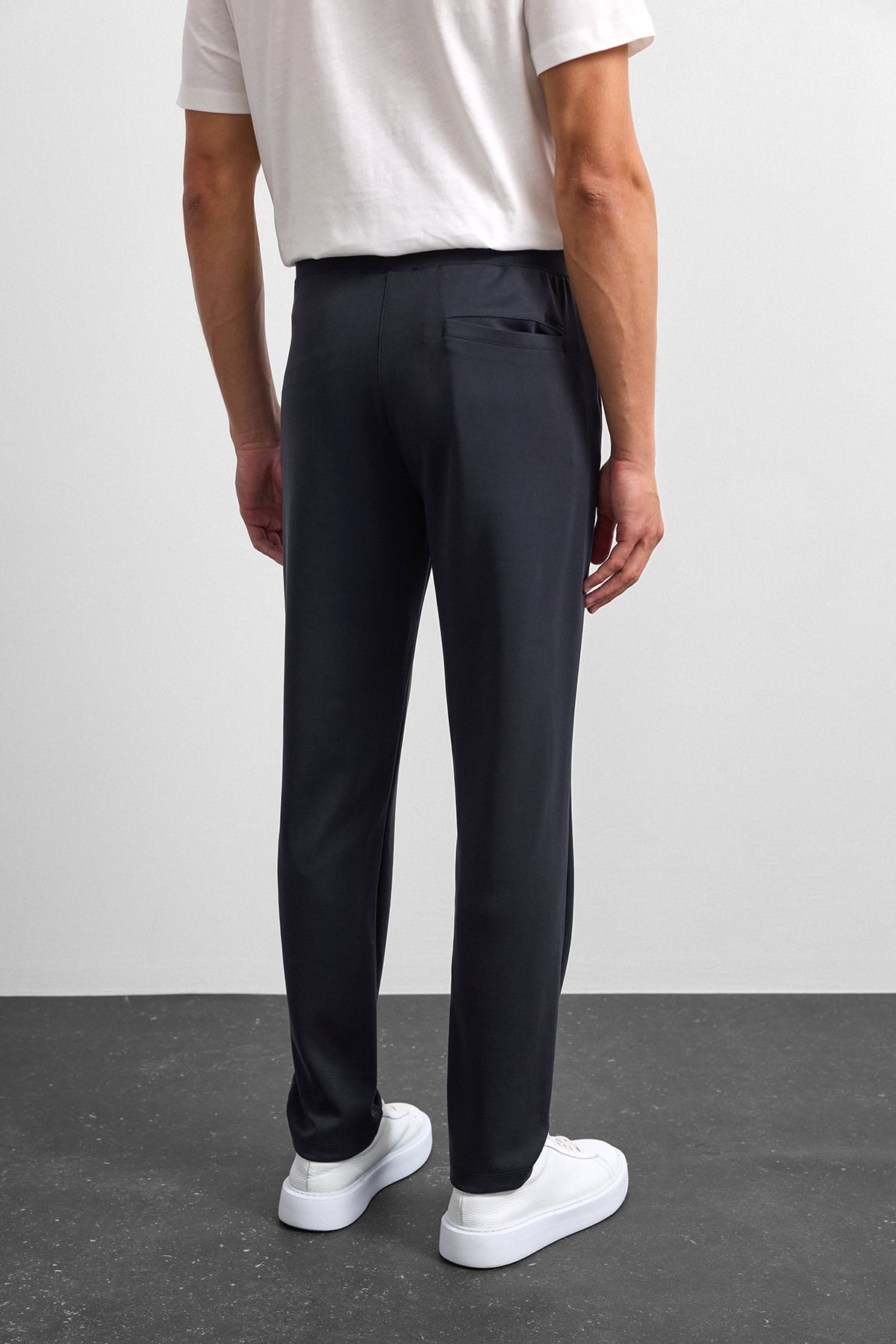 Siyah Regular Fit Örme Jogger Pantolon