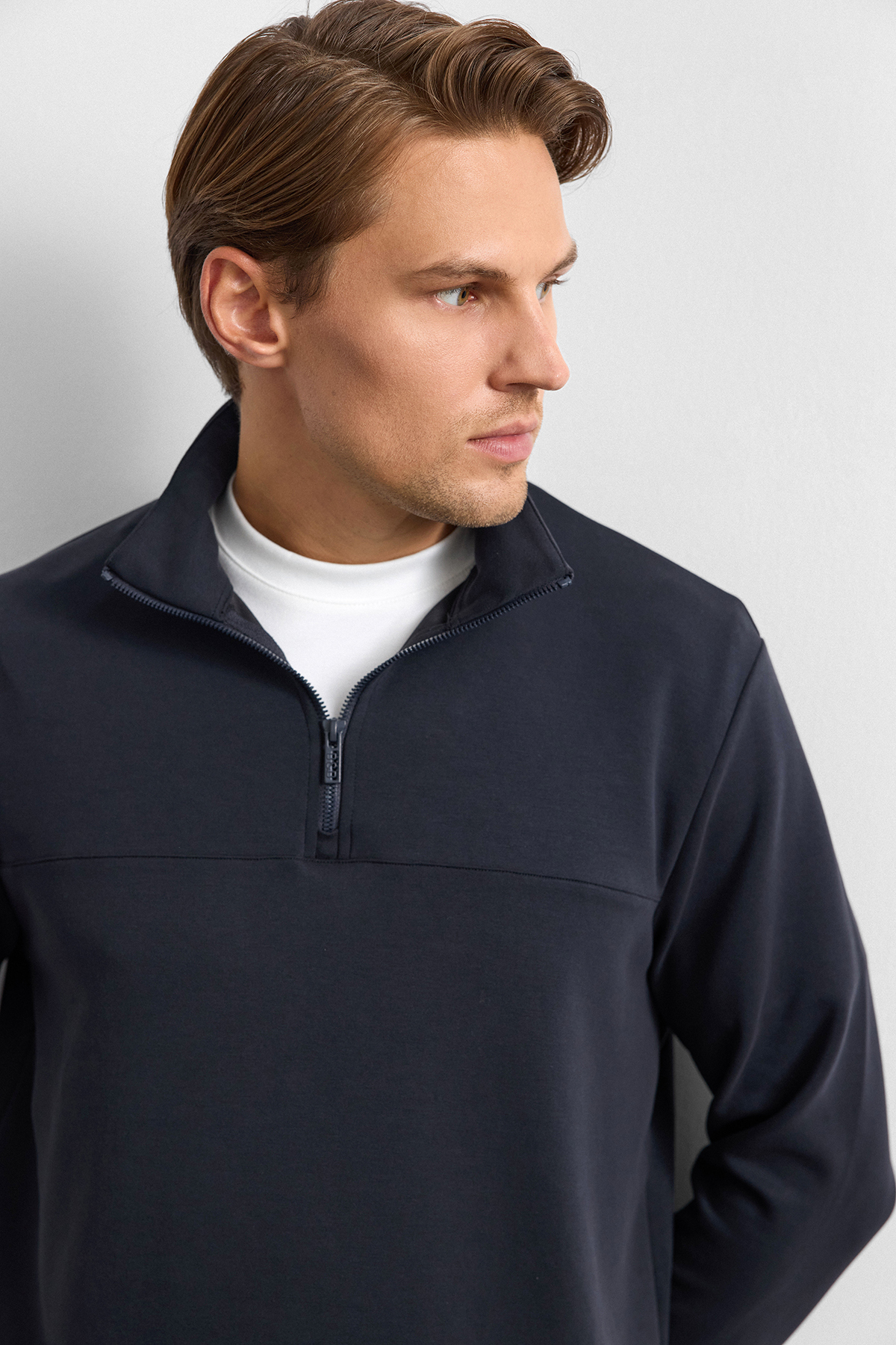 Siyah Regular Fit Yarım Fermuarlı Sweatshirt