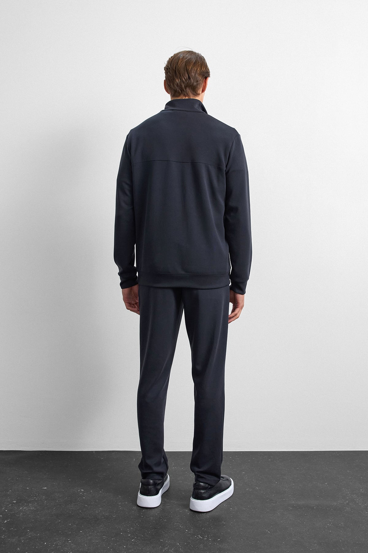Siyah Regular Fit Yarım Fermuarlı Sweatshirt