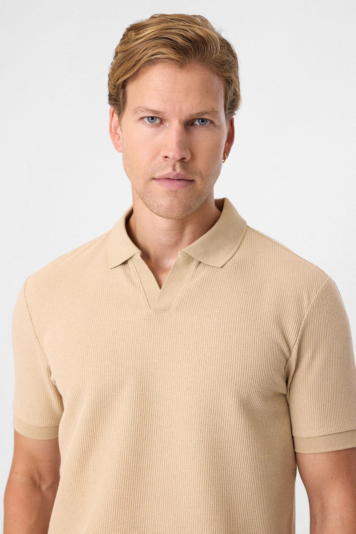 V PATLI POLO YAKA WAFFLE T-SHIRT