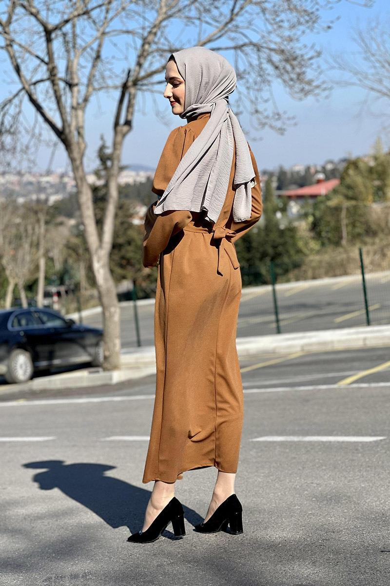 Belden Bağlamalı Elbise Taba