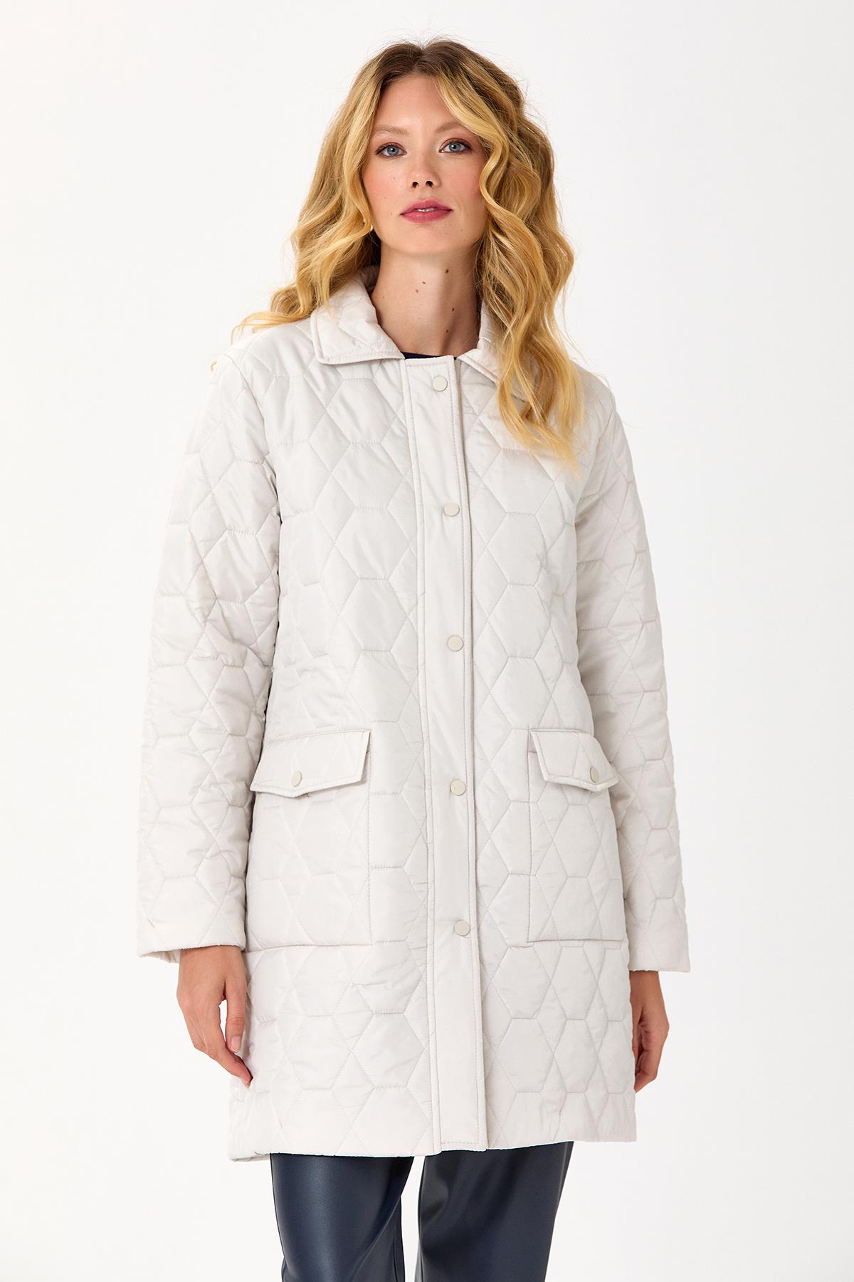 Önü Çıtçıtlı Kapitone Trençkot 245-4501